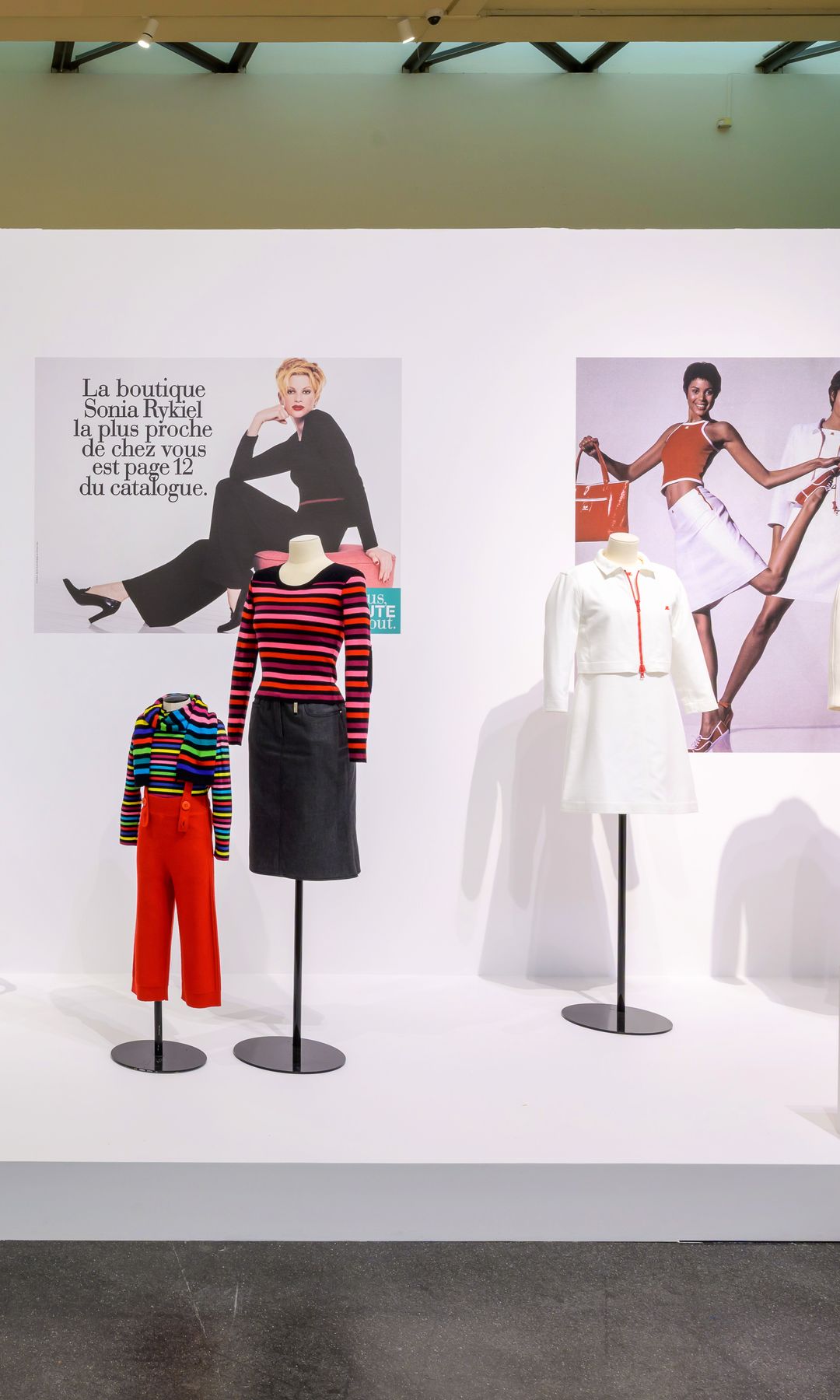 En la imagen se pueden ver diseños de Jean-Paul Gaultier, Christian Lacroix y Sonia Rykiel