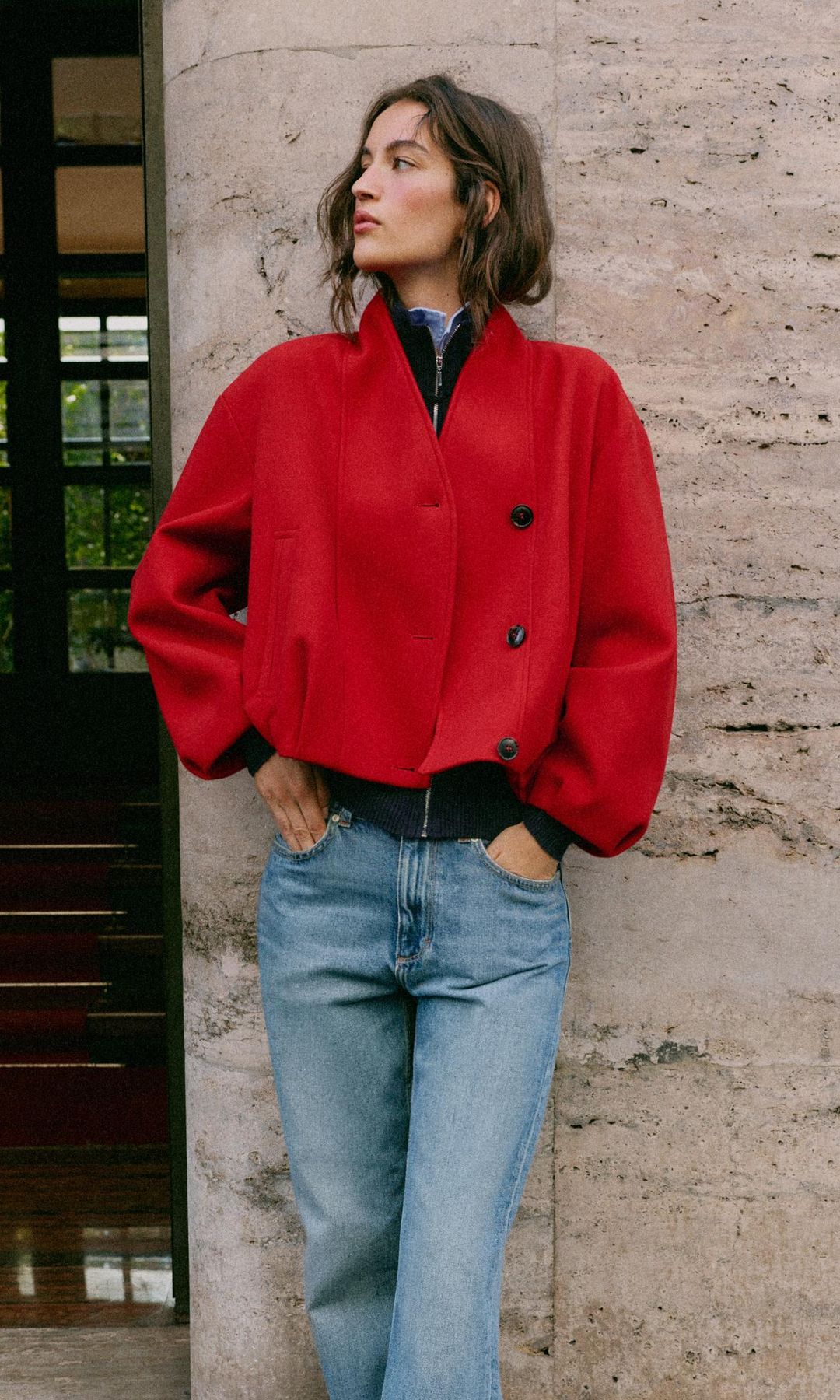 Zara inaugura el otoño y lanza 6 cazadoras bomber para seguir llevando manga corta en octubre y no pasar frío