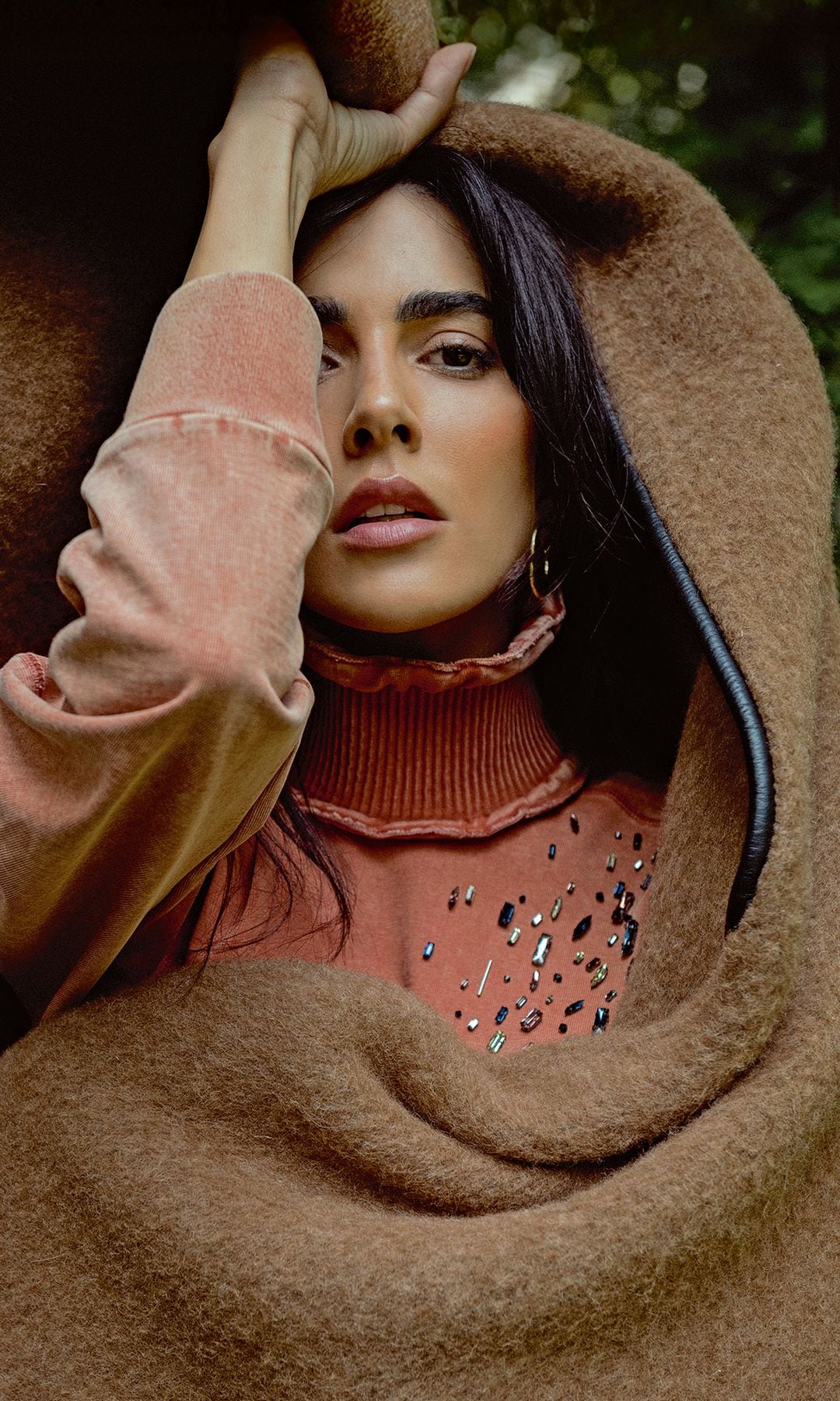 Rocío con total look, de Louis Vuitton, y joyas, de Suarez