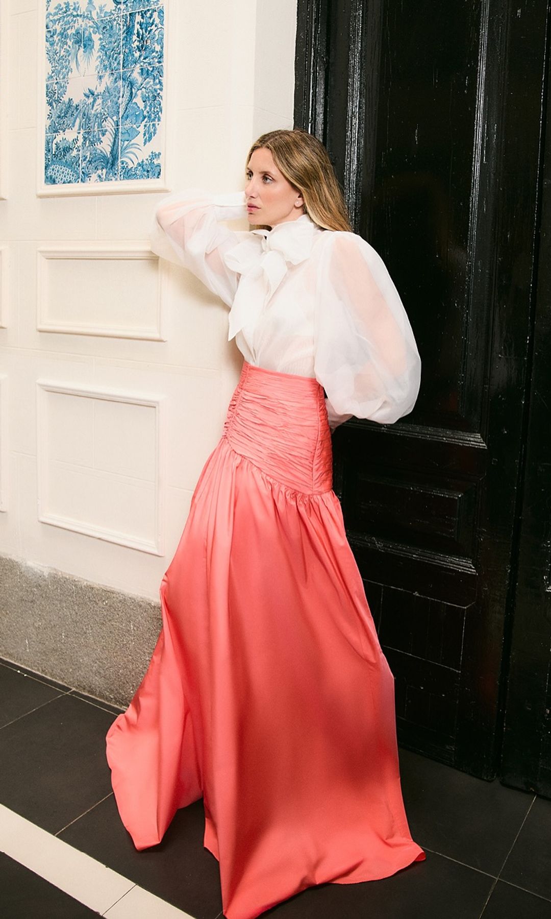 Sofia Paramio con look de Lorenzo Caprile x Silbon