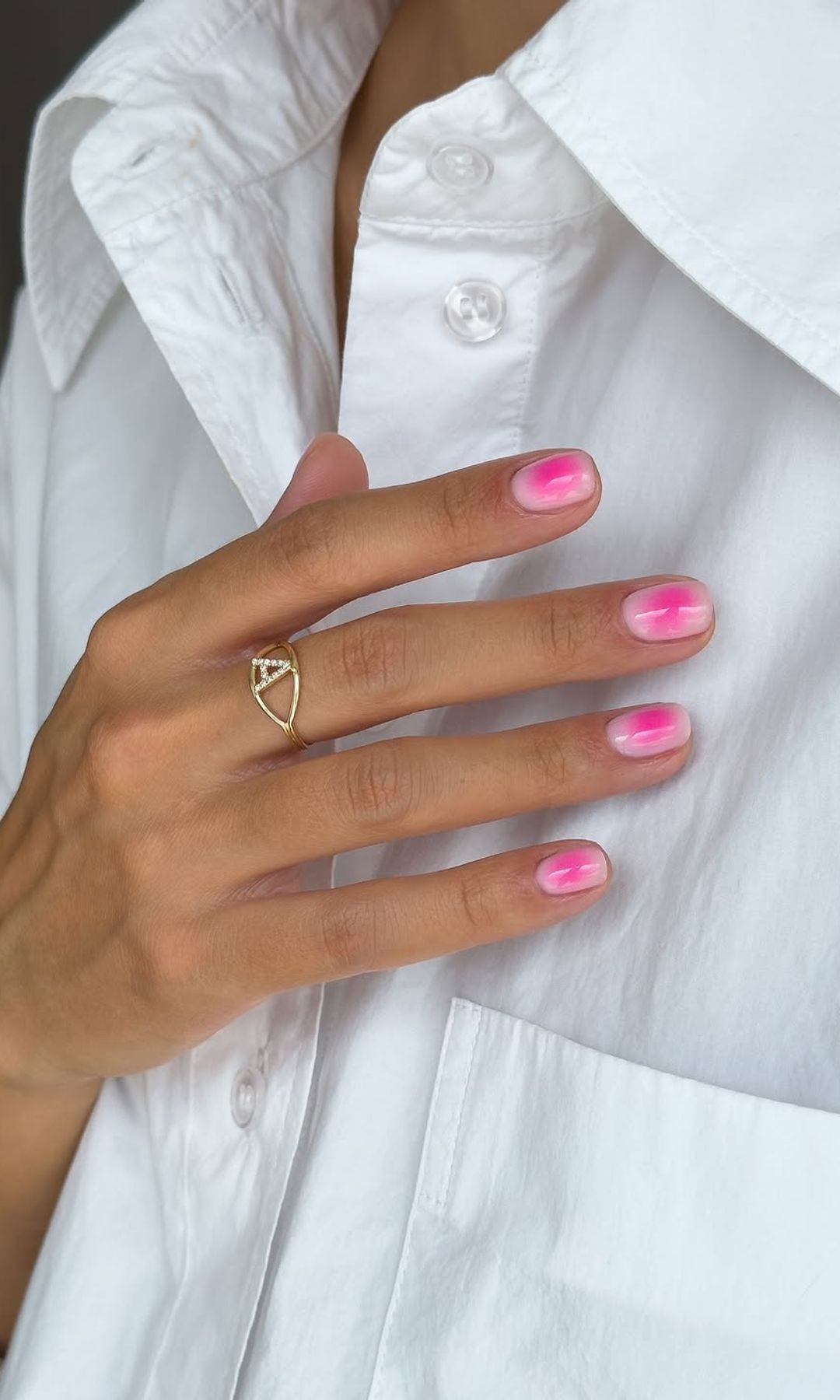 Manicura rosa efecto aura