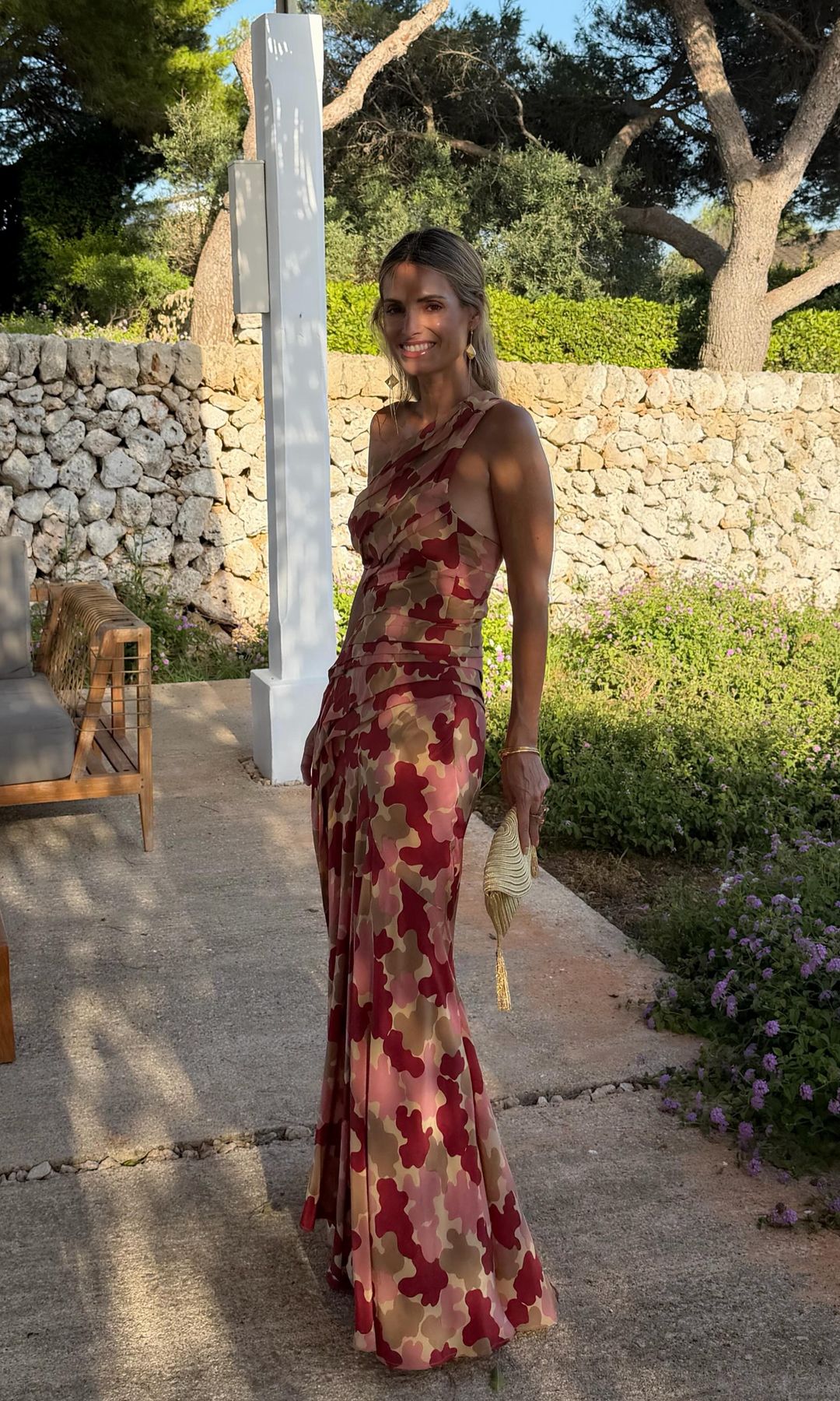 Andrea Pascual sorprende con un vestido veraniego que hace tipazo y marca la cintura: "Es perfecto tanto para mujeres de 20 como de 40"