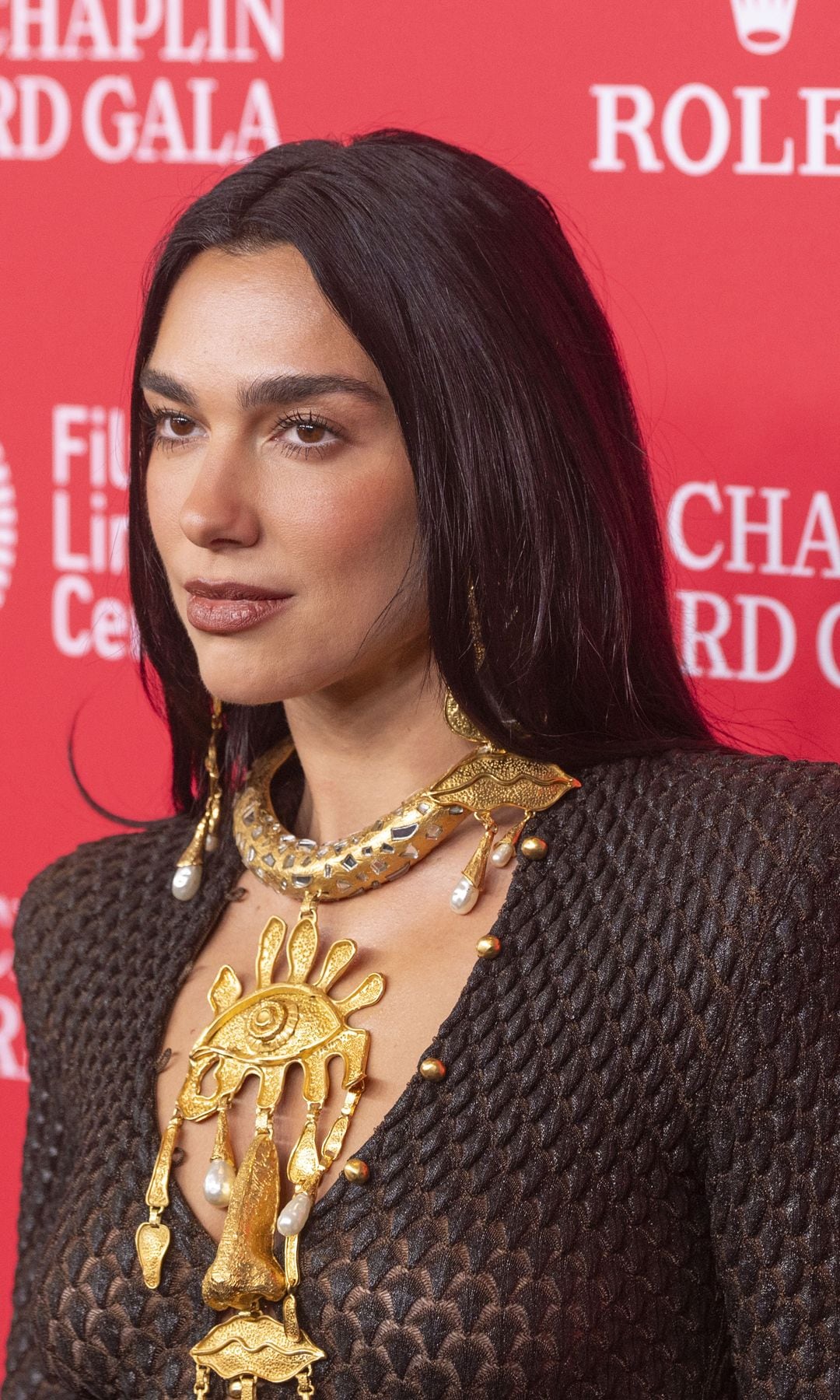 Dua Lipa tiene el vestido de crochet más surrealista para el verano