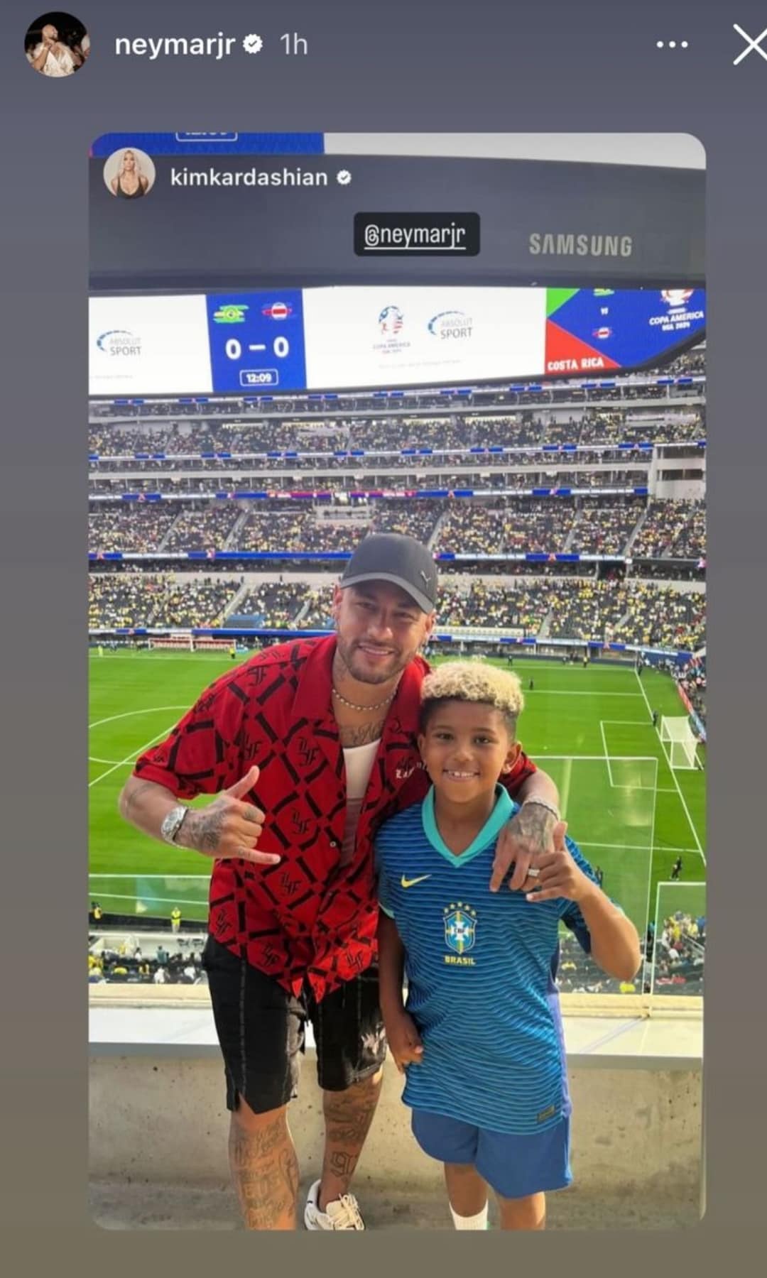 Neymar Jr. con Saint