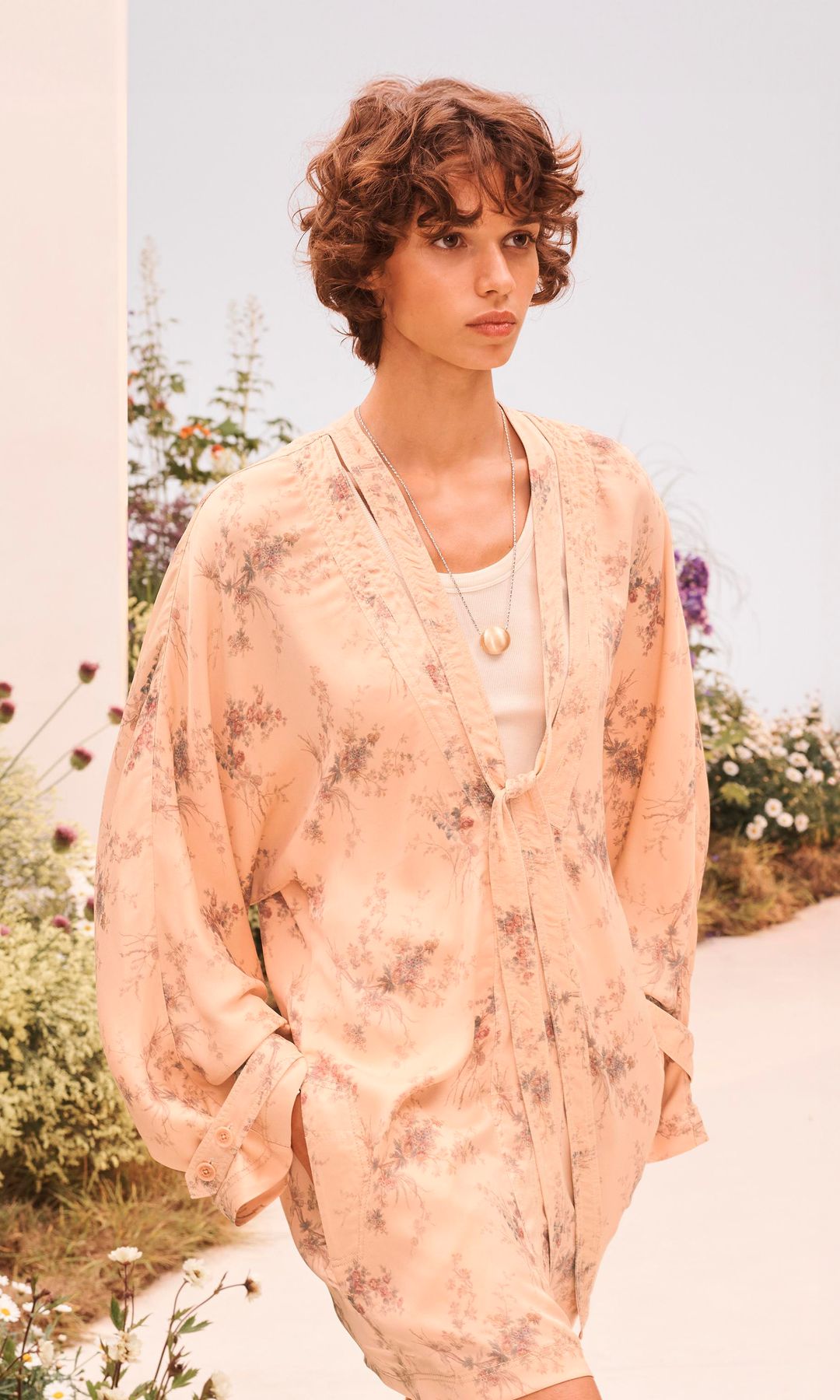 5 prendas de algodón con estampado floral de la nueva colección de Zara para crear looks de verano románticos y fresquitos