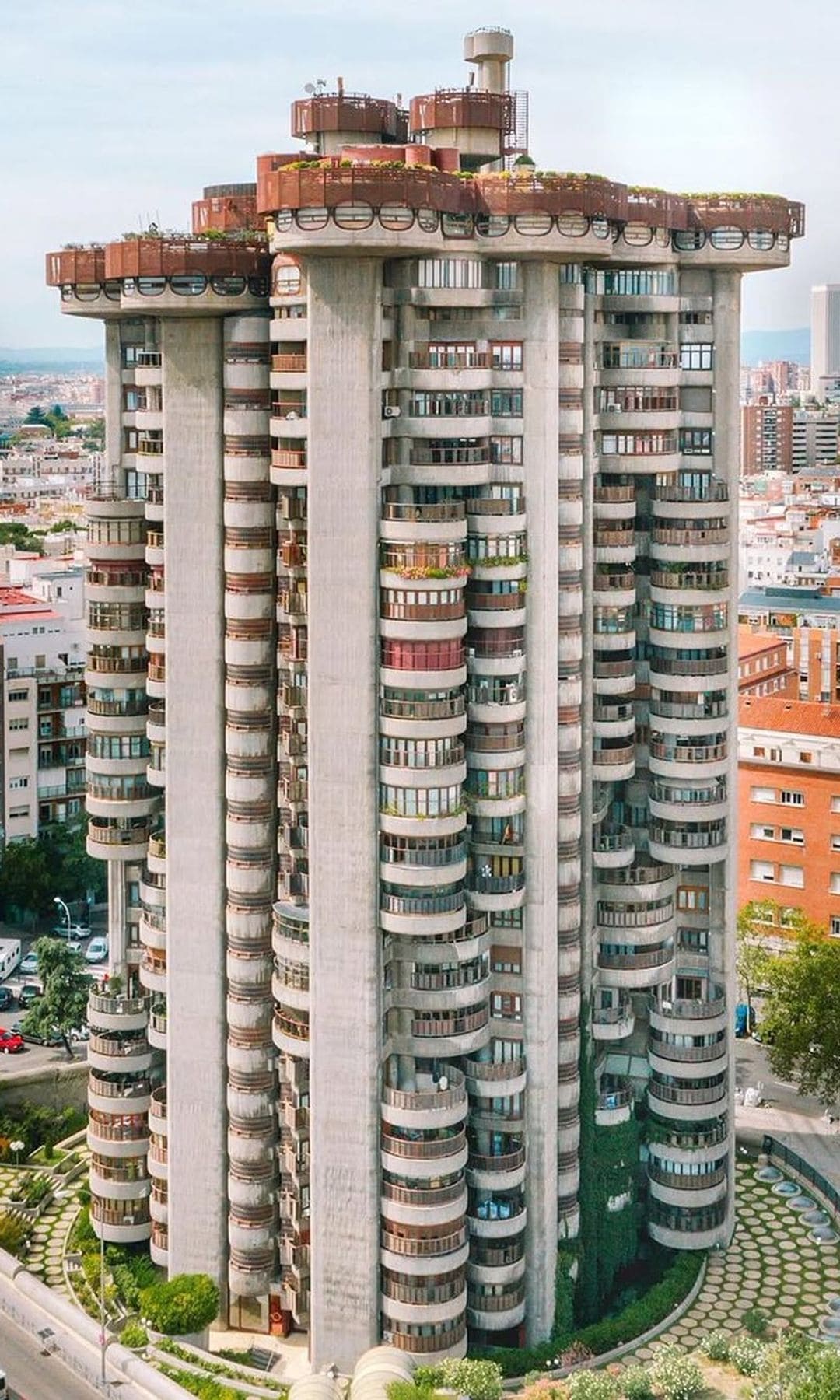 Edificio Torres Blancas en Madrid
