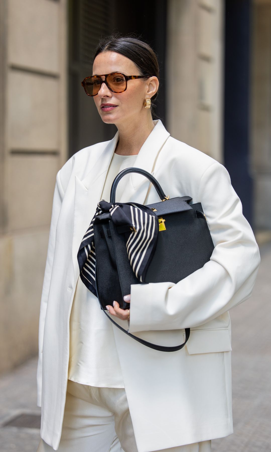 bolso con pañuelo