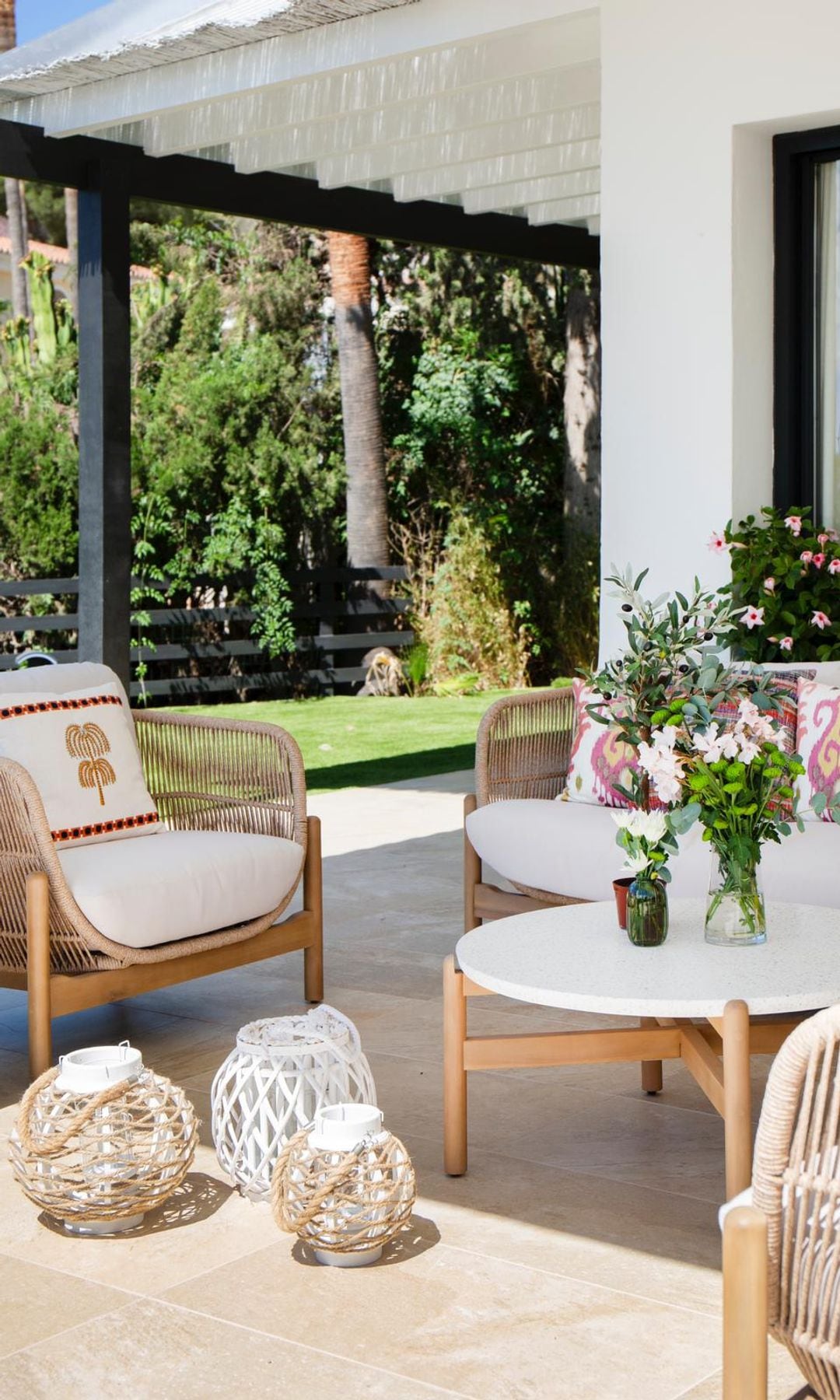 Muebles de exterior en el porche