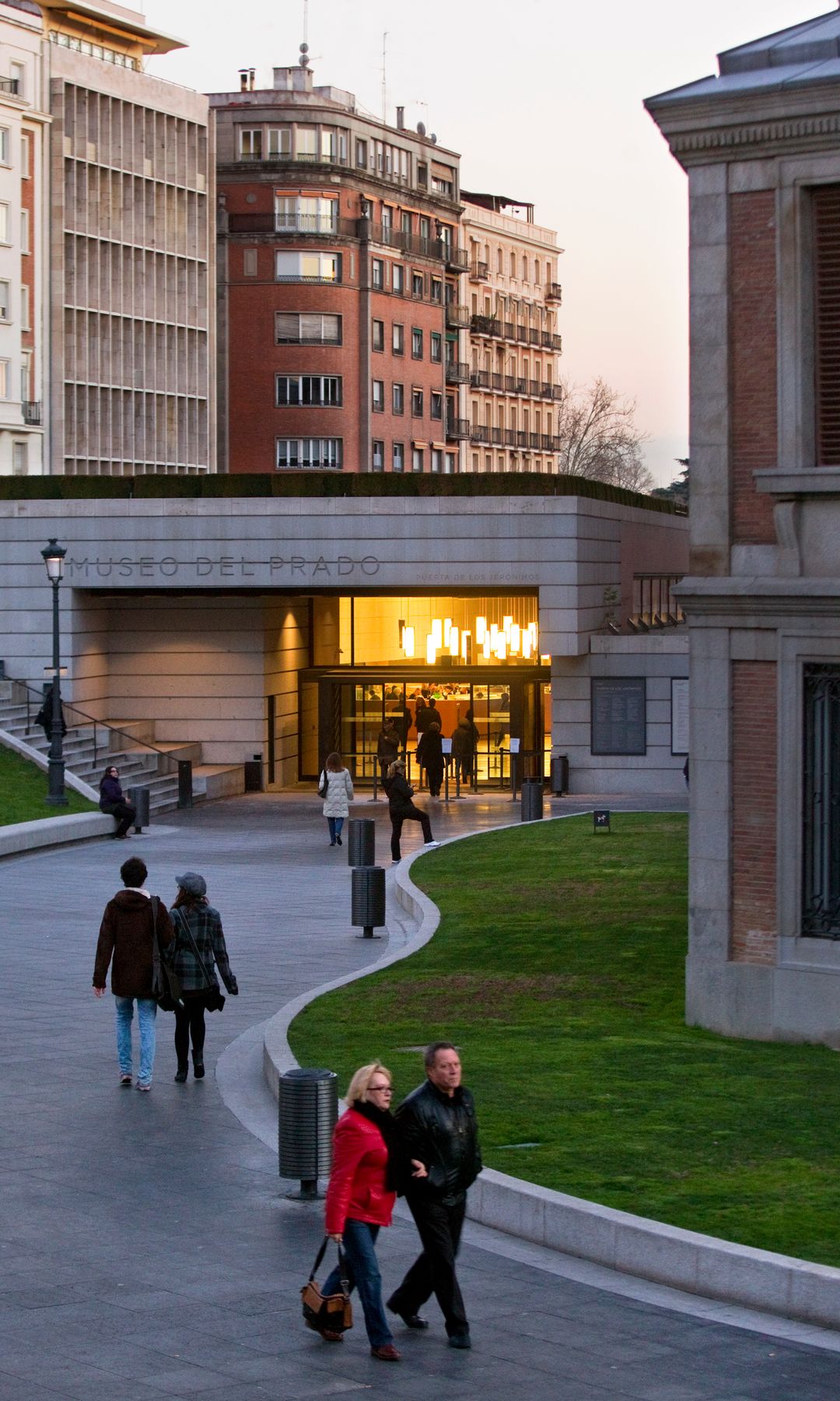 Puerta de Jerónimos. Museo Nacional del Prado