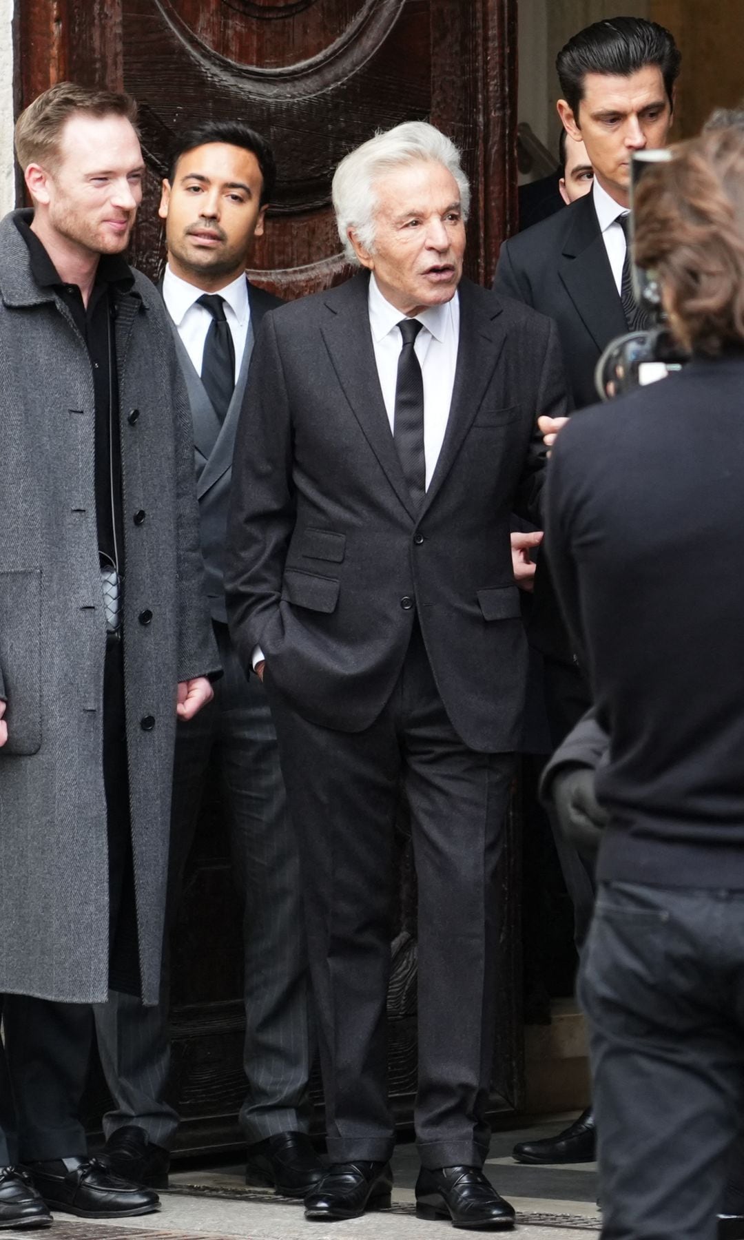 El empresario italiano Giancarlo Giammetti en capilla ardiente el diseñador Valentino Garavani 