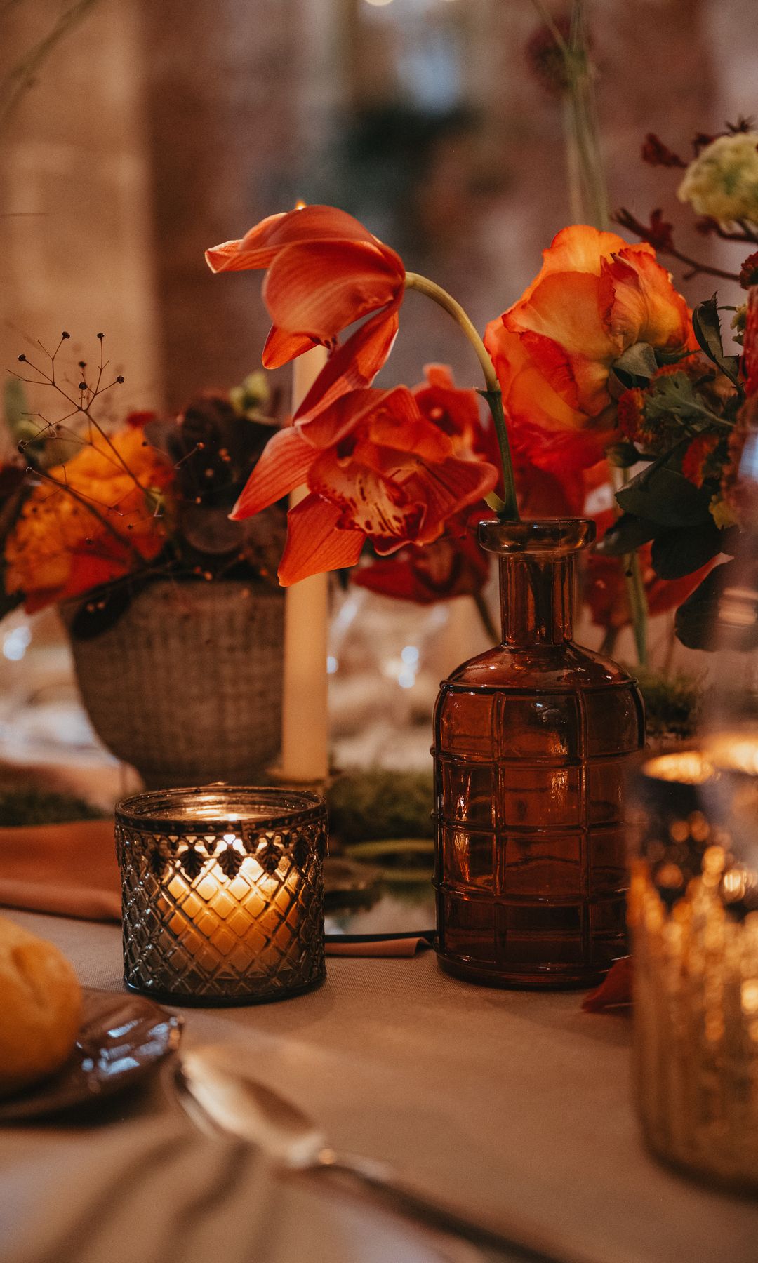Decoración de boda de una novia con vestido de Navascués