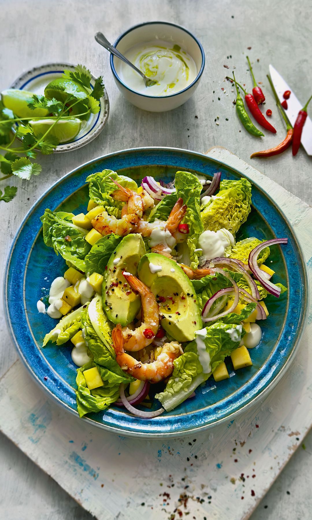 Ensalada de mango, aguacate y langostinos