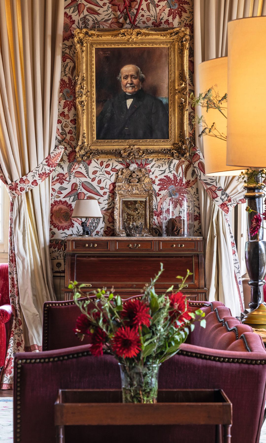 Un retrato del duque de Broglie. Gran lector y erudito, el príncipe ha colmado la casa de libros
