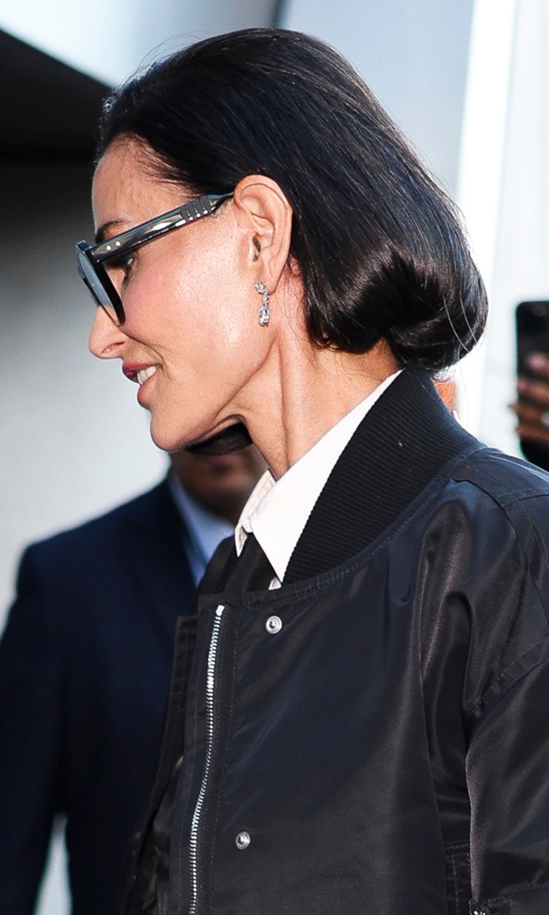 Demi Moore en el desfile de Thom Browne en Nueva York con corte bob