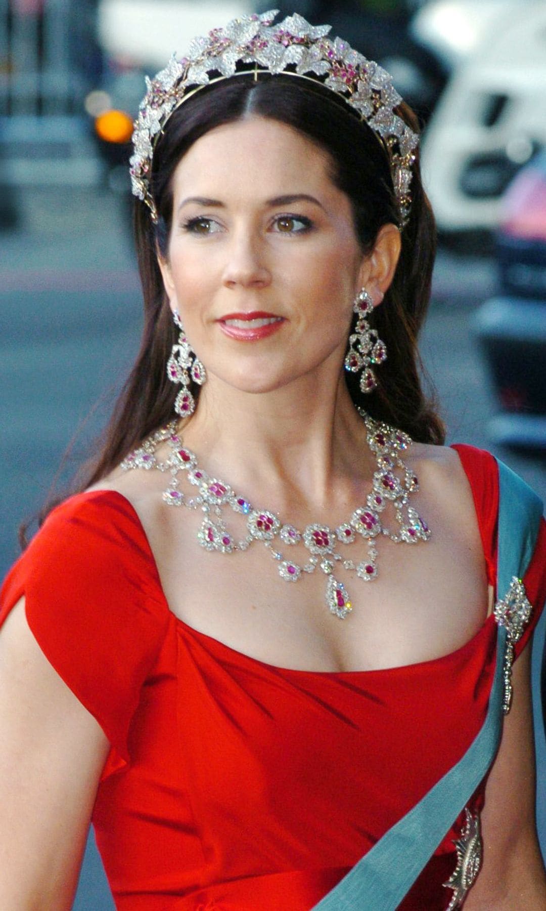 Mary de Dinamarca en el concierto previo a su boda con el príncipe Federico, en el Teatro Real de Copenhague, el 13 de mayo de 2004