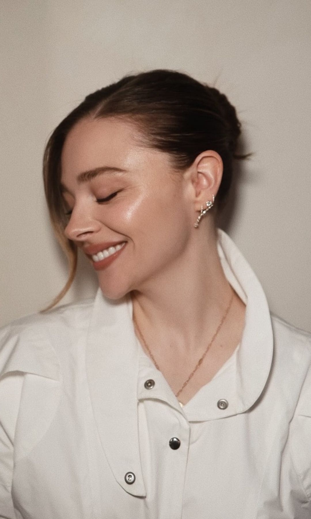 Chloë Grace Moretz con moño