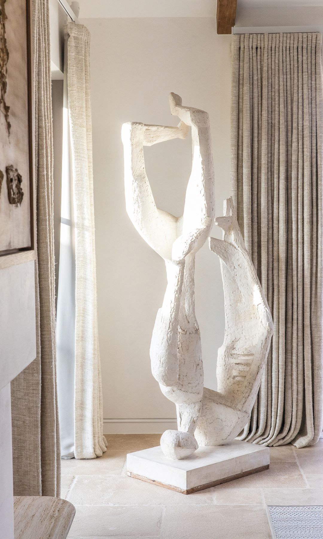 STÉPHANIE COUTAS LA DECORADORA FAVORITA DE LAS GRANDES FORTUNAS, NOS ABRE LAS PUERTAS DE SU FABULOSA CASA DE VERANO DE SAINT-TROPEZ