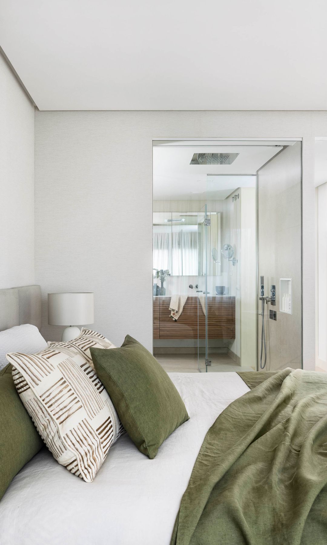 Dormitorio con baño integrado