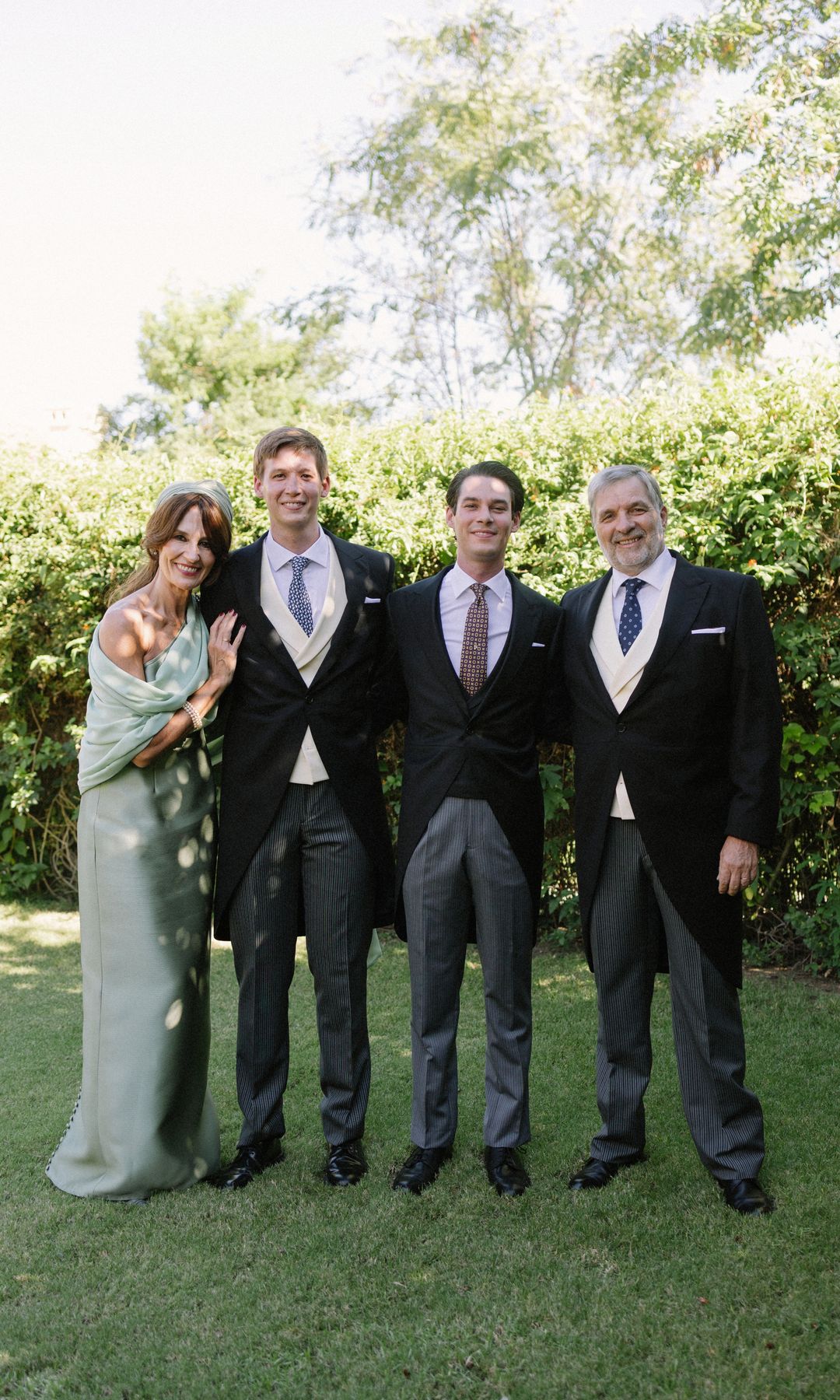 Madrinas de boda con vestido asimétrico