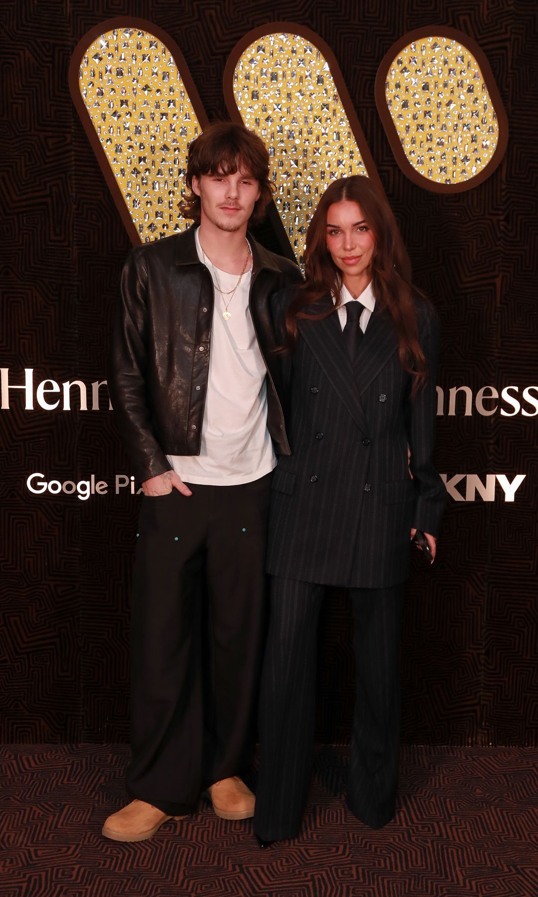 Cruz Beckham y Jackie Apostel