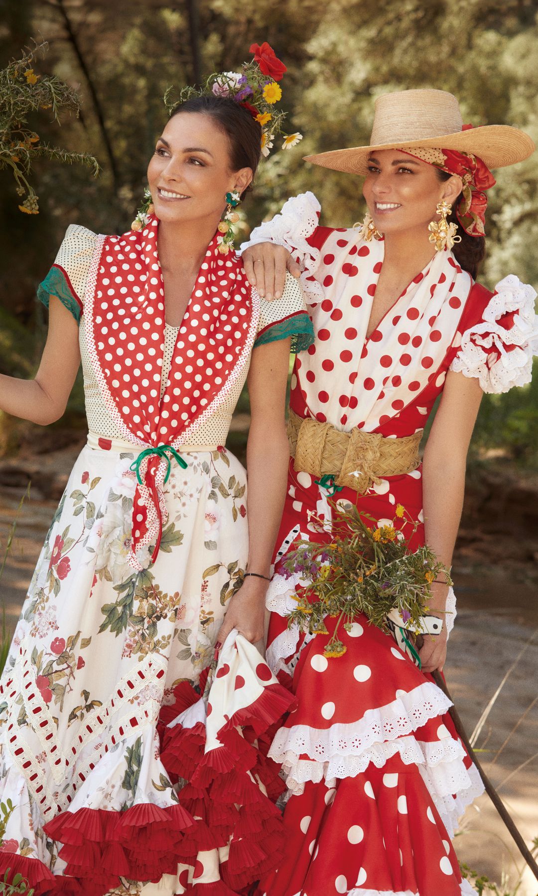 Inés y Rocío, preparadas para la romería, con "total looks" de Rocío Peralta y pendientes de Mercedes Salazar
