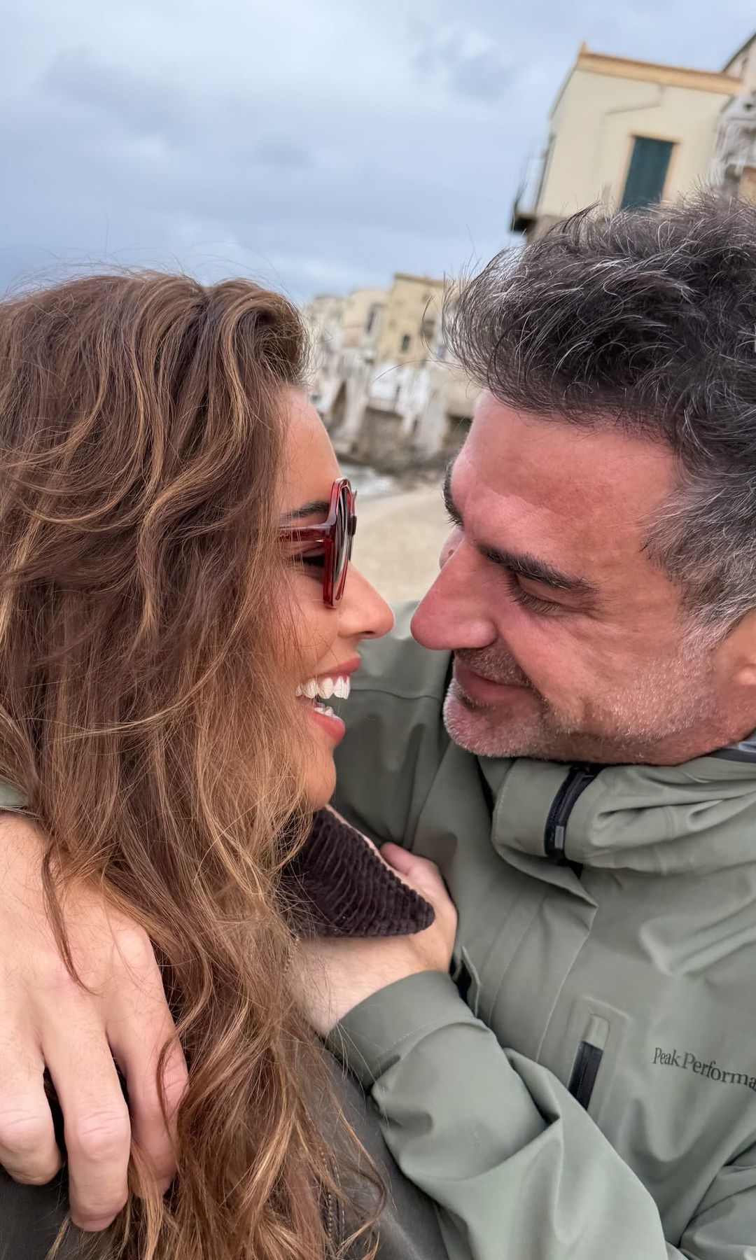 Lara Álvarez, enamorada en Sicilia