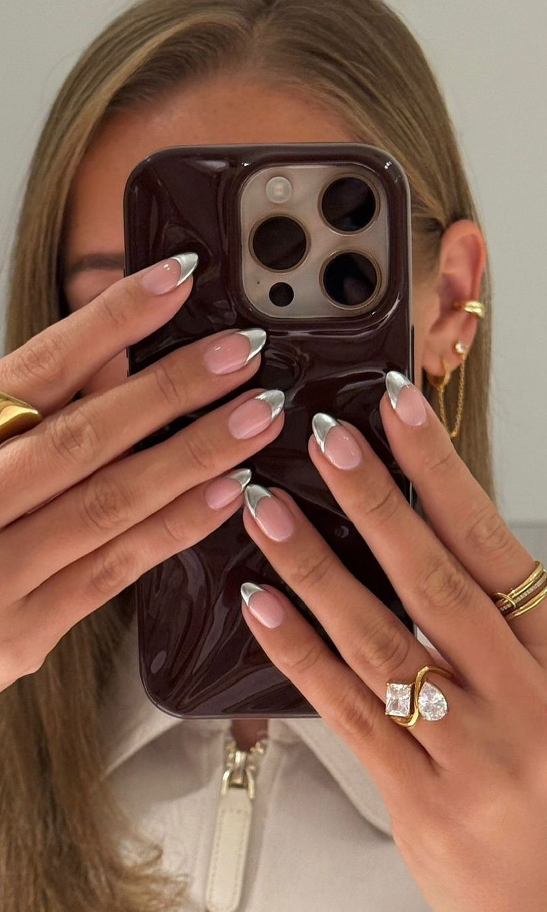 Manicura francesa en plateado