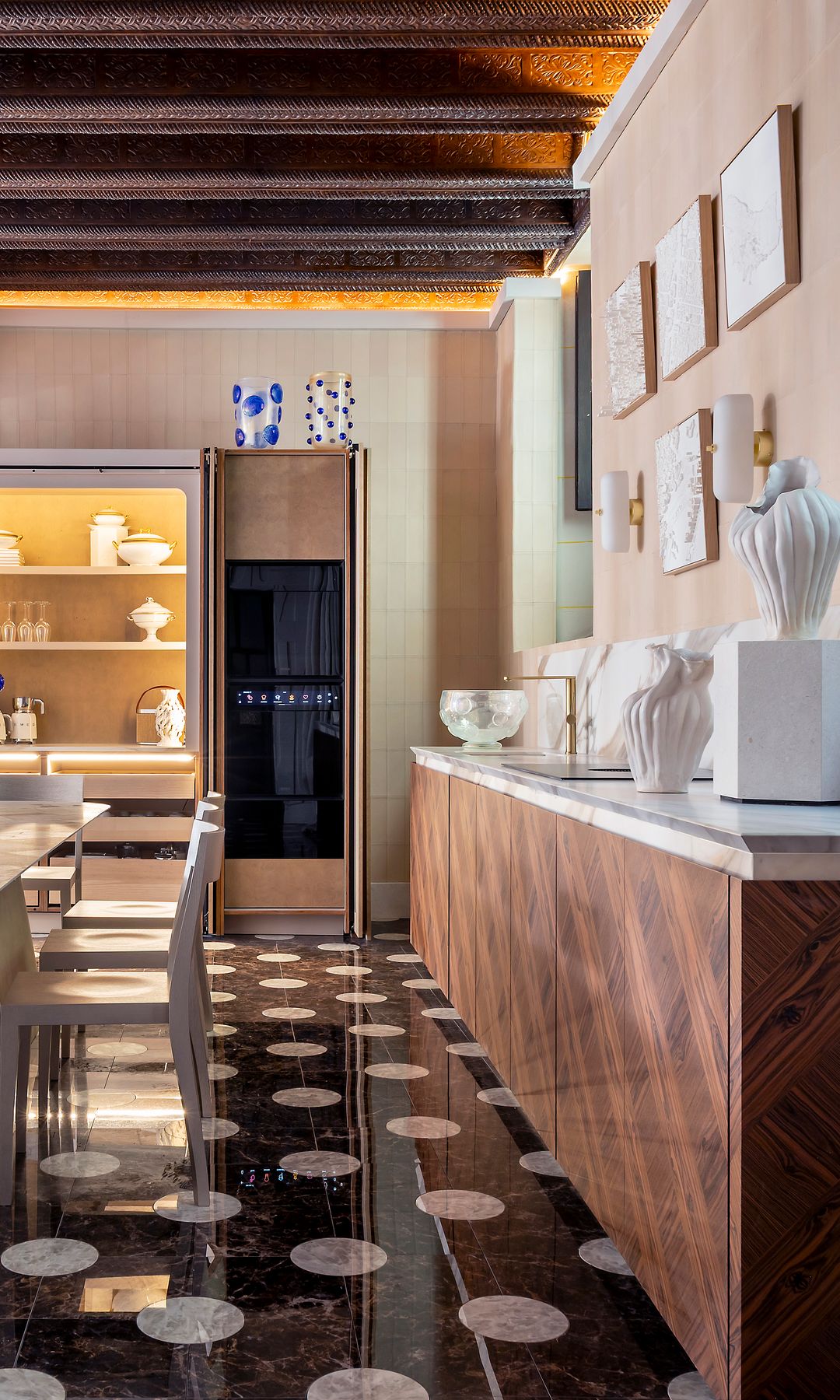 Cocina con mueble retroiluminado