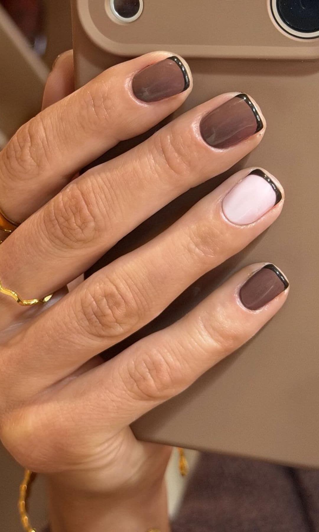 Manicura francesa en tonos chocolate