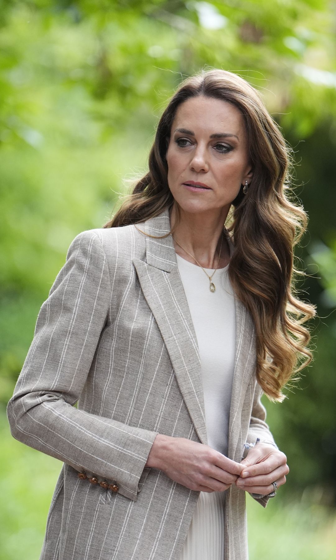 El look de Kate Middleton en Italia cargado de significado: las bailarinas favoritas de su suegra y la americana con la que hizo un importante anuncio