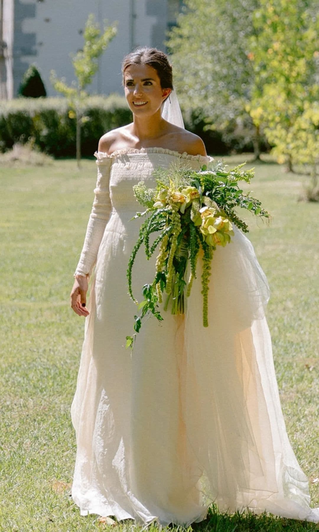 Ramos de novia protagonistas con colores verde y exótico
