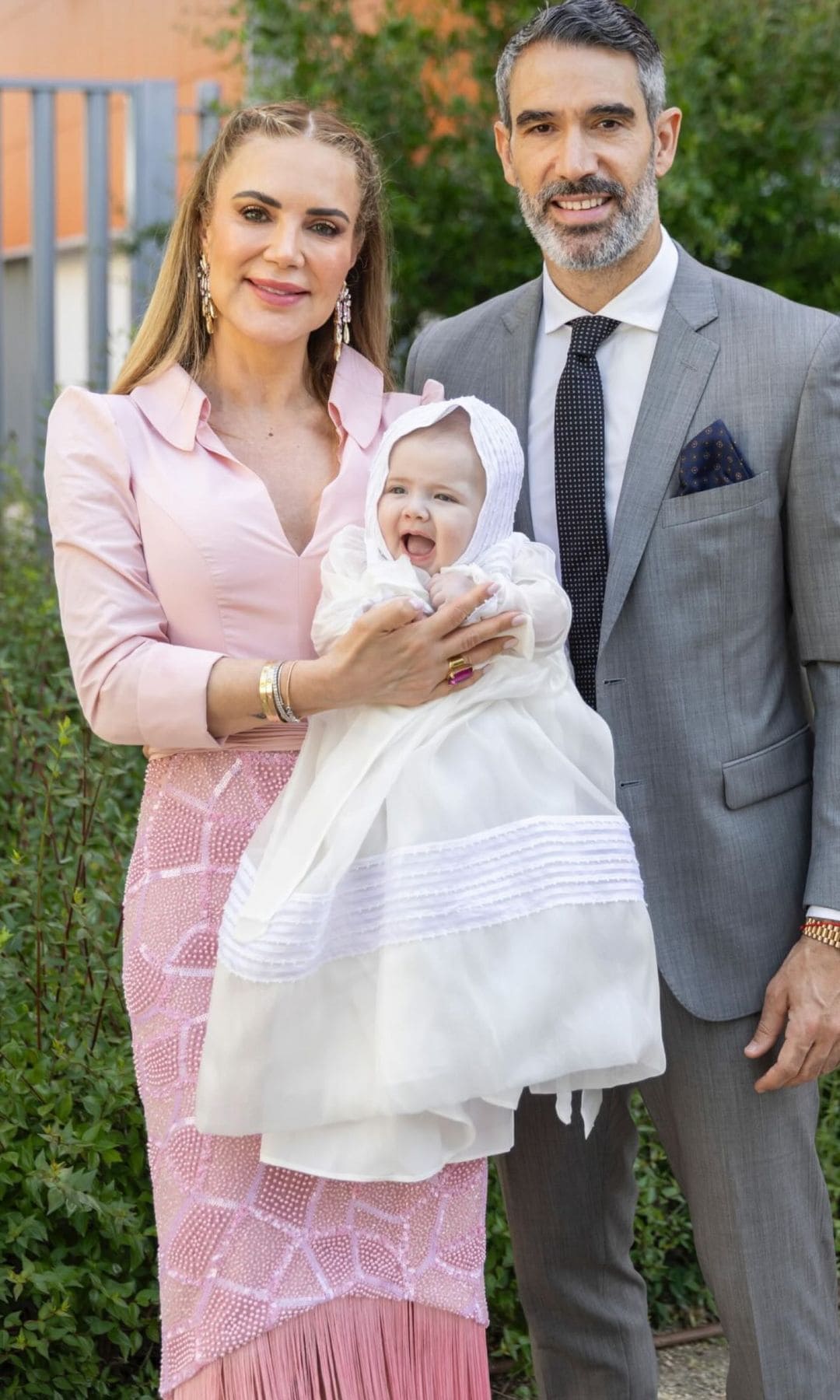 Ingrid Asensio y Fernando Sanz celebran el bautizo de su nieta pequeña en una entrañable fiesta familiar