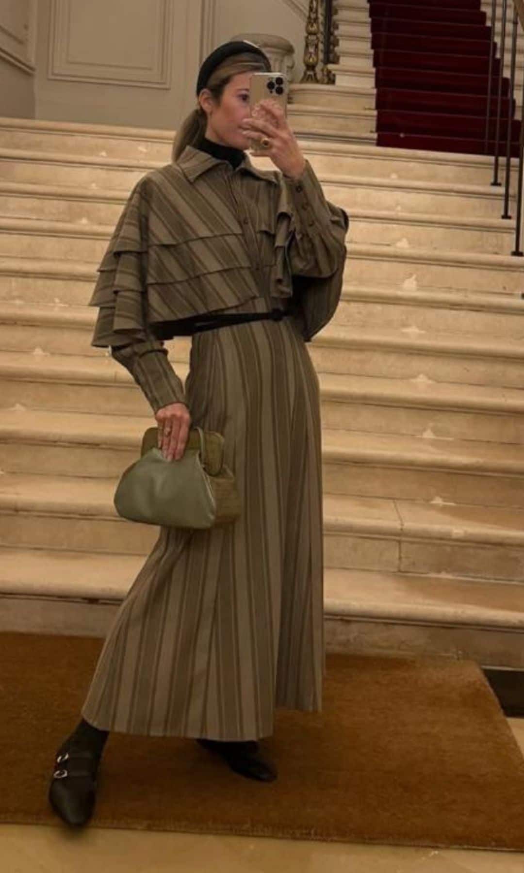 Inés de Cominges con bolso de Phialebel