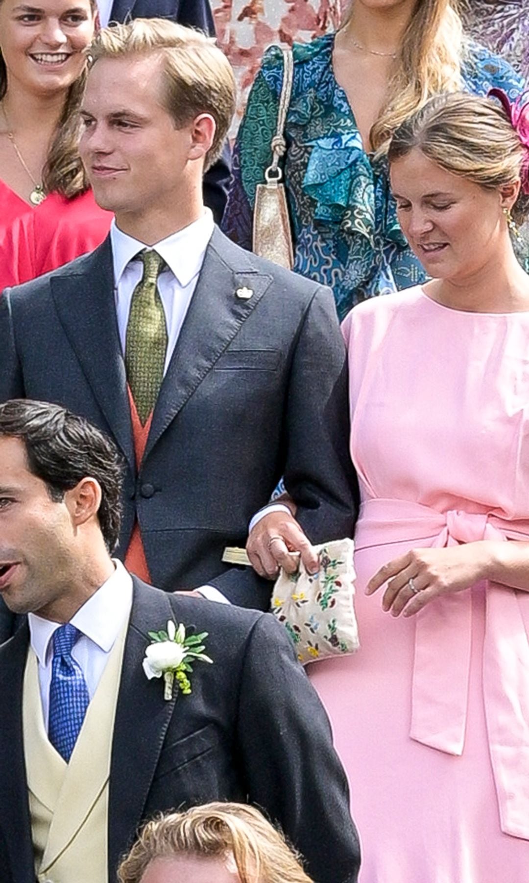 De rosa, la condesa Marie Magdalena von Wilczek, prometida de Lukas von Lattorff, hijo mayor de la princesa Tatiana de Liechtenstein 