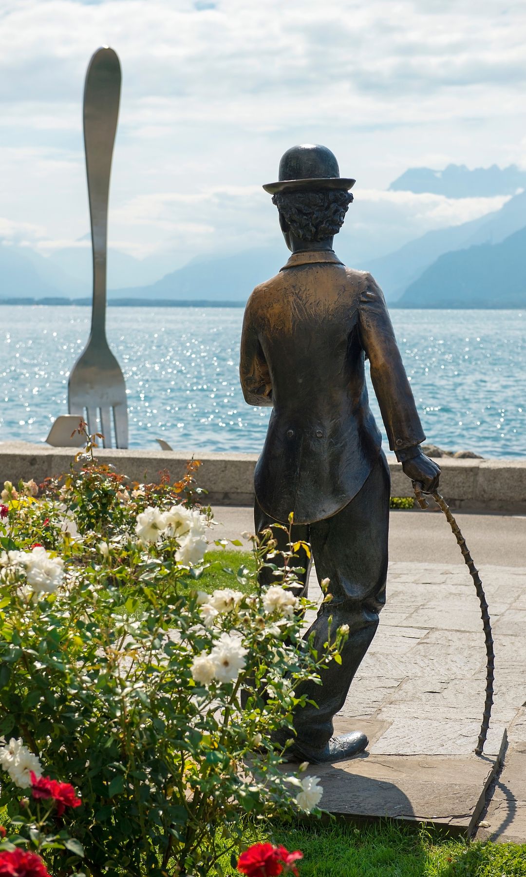 The Fork y Chaplin junto al lago Lemán, Vevey, Suiza.