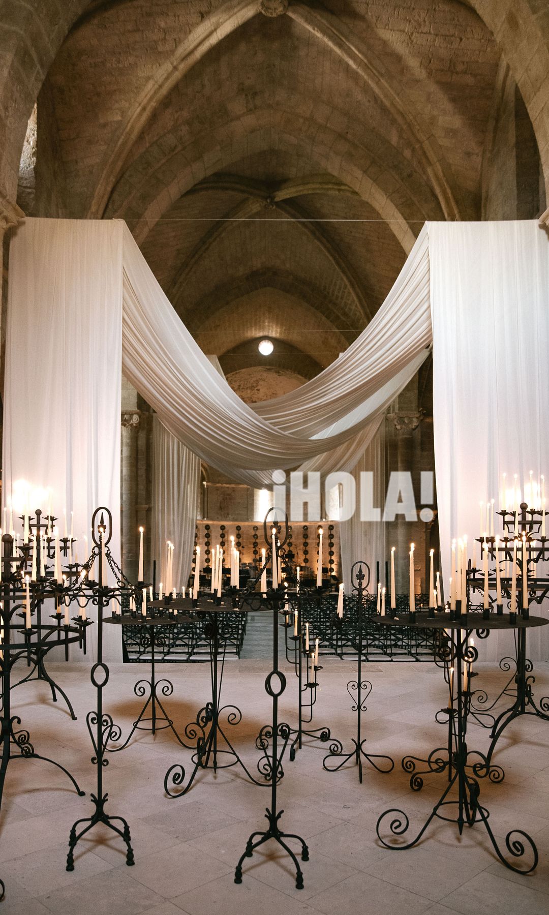 Imágenes de la capilla de la abadía Santa María de Retuerta, decorada para la ocasión