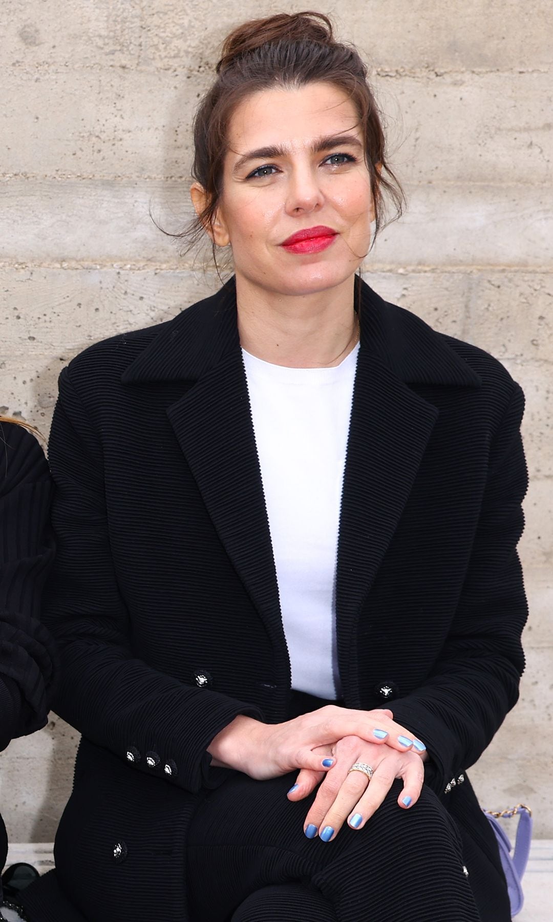 Carlota Casiraghi en el front row del desfile de Chanel Cruise 2024-2025