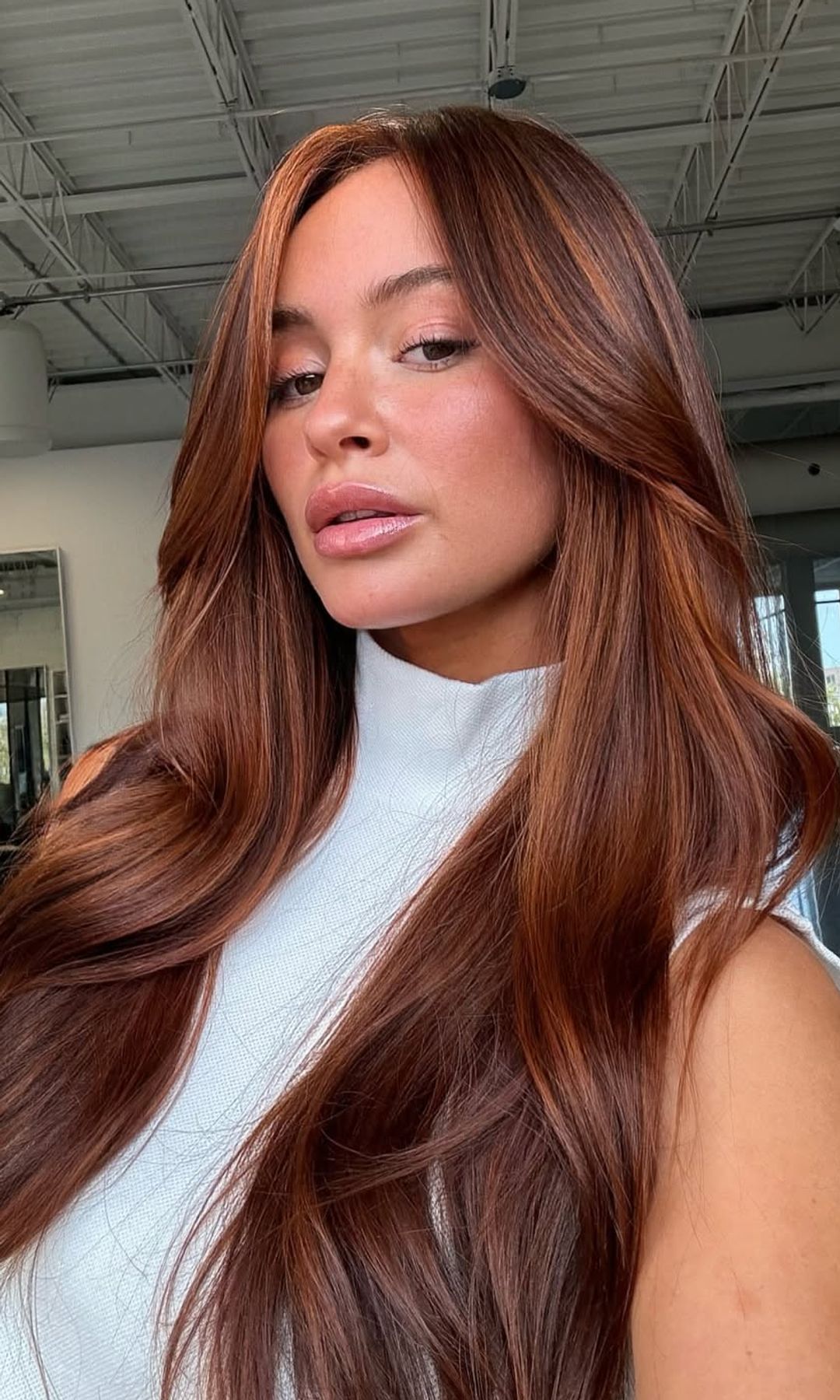 Cabello en tonos cobrizos