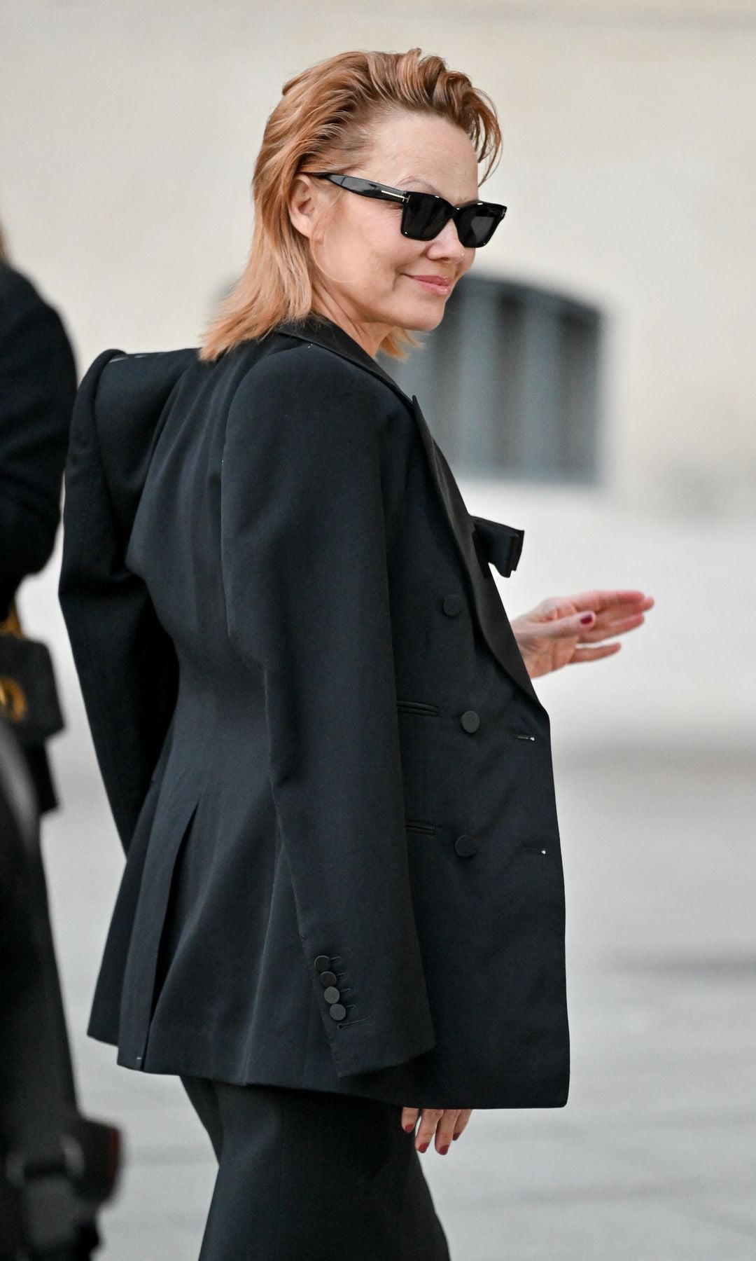 Pamela Anderson se tiñe el pelo de pelirrojo para la Semana de la Moda 
