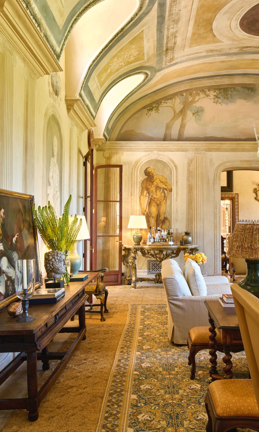 Más rincones de la casa de James Costos y Michael Smith en Finca X’Arbet