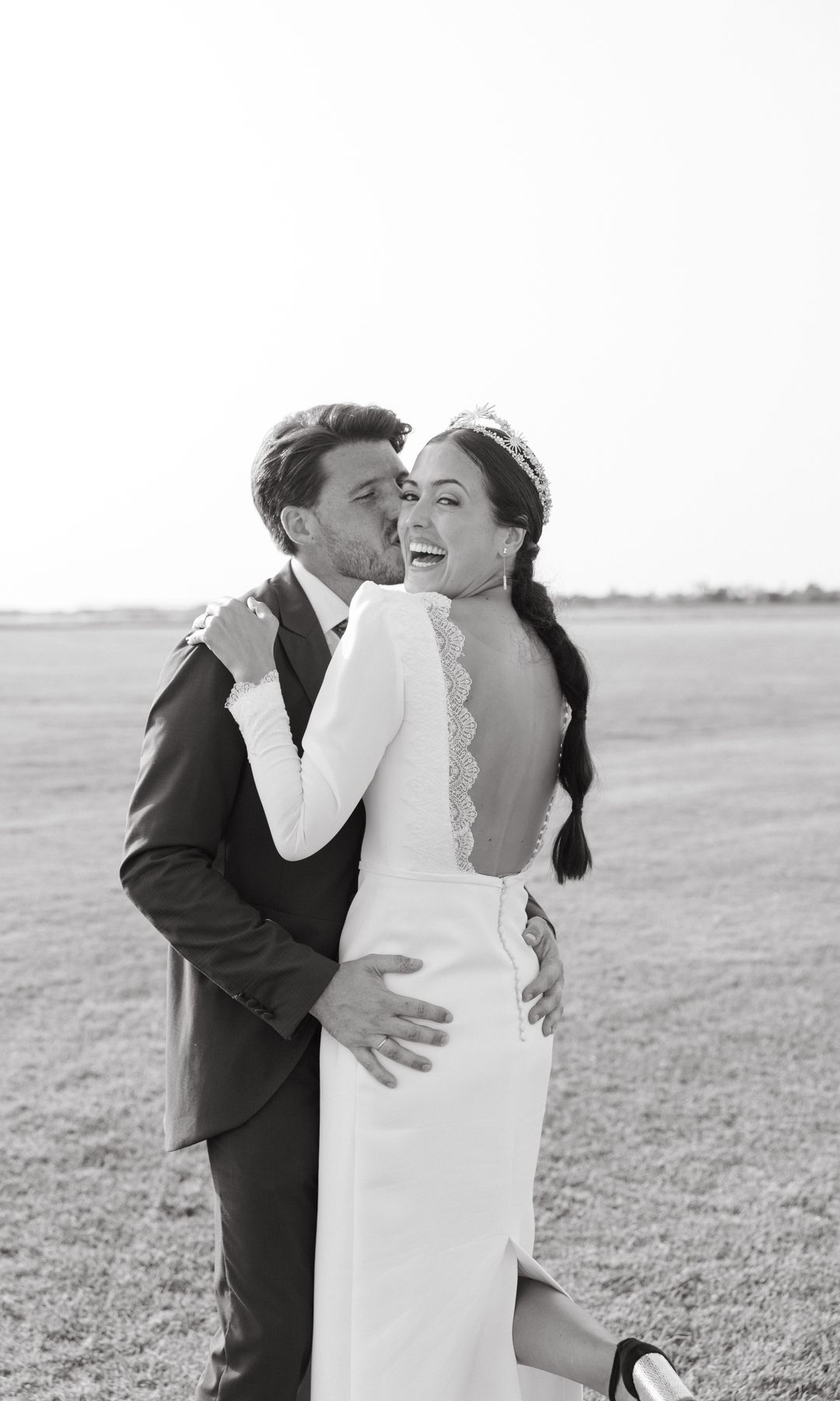 Vestido de novia con escote en la espalda