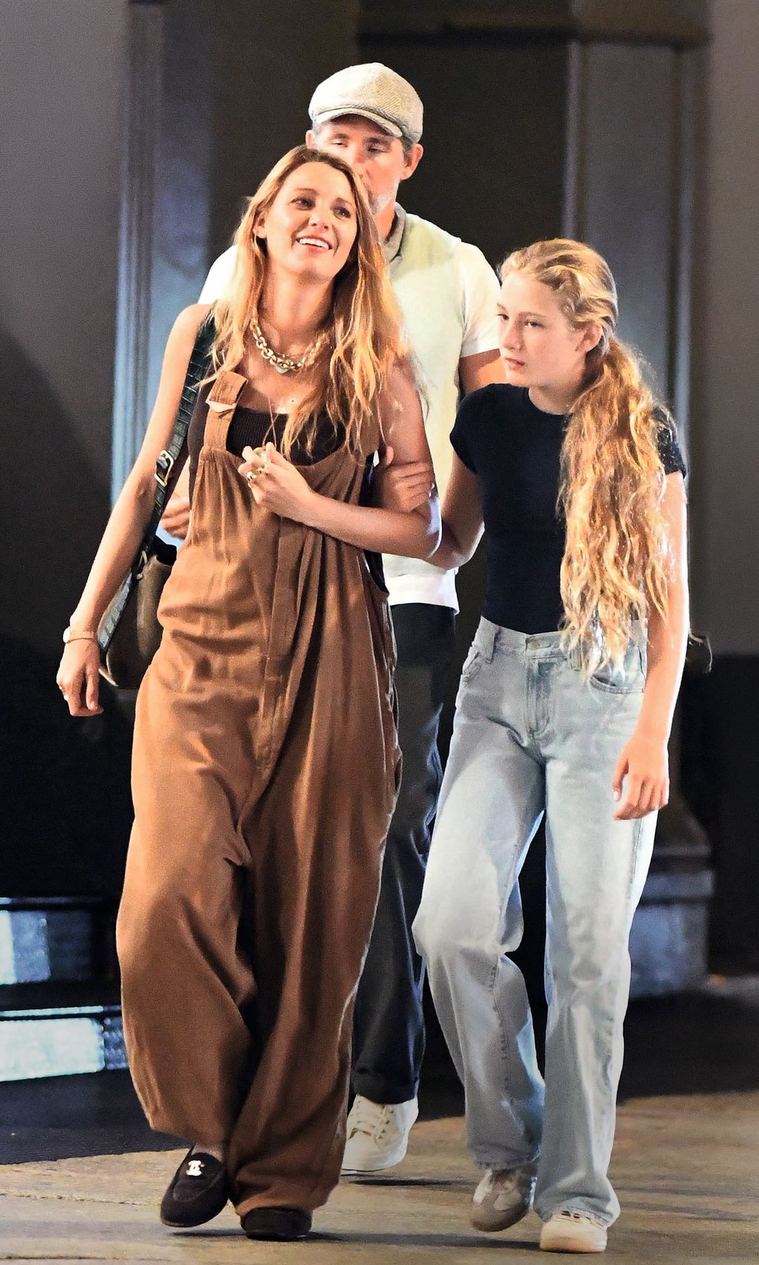 Blake Lively y Ryan Reynolds pasean por Nueva York junto a su hija mayor, James, de once años, que es la viva imagen de la actriz, especialmente por su icónica melena rubia.