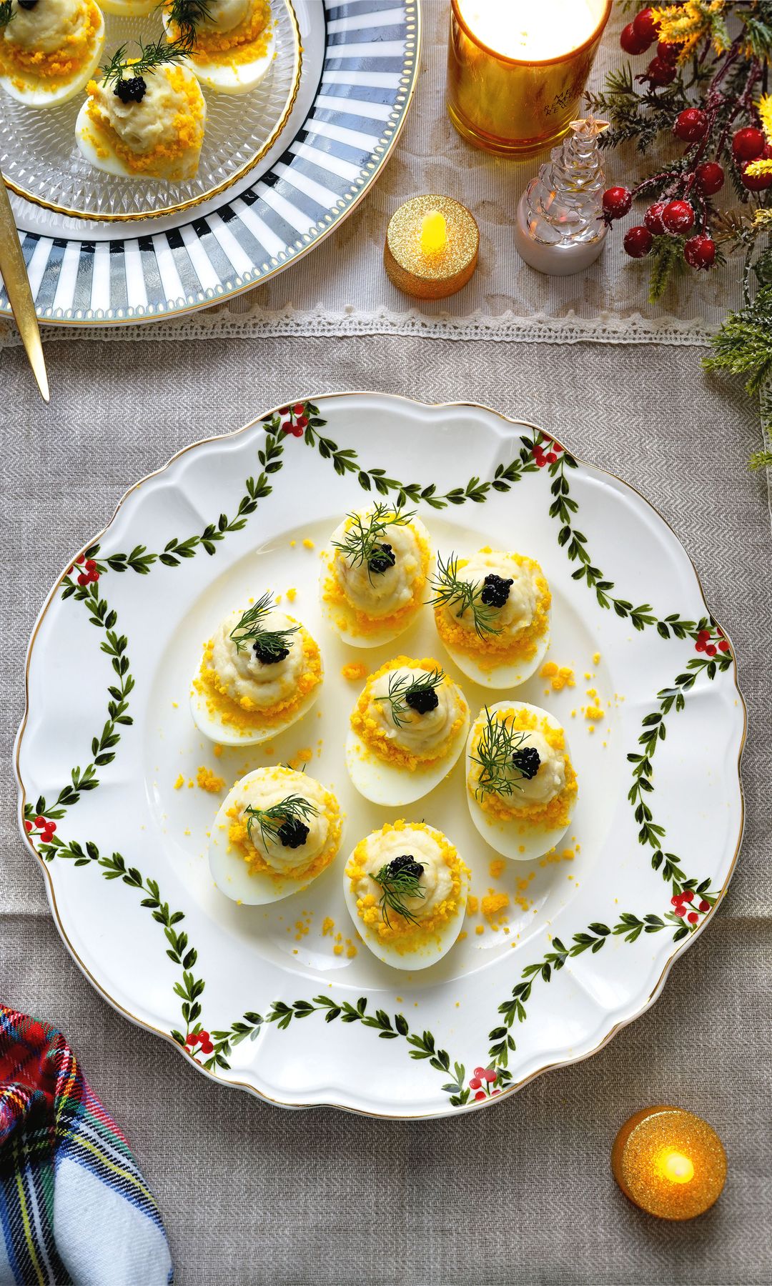 Plato con huevos rellenos con brandada de bacalao