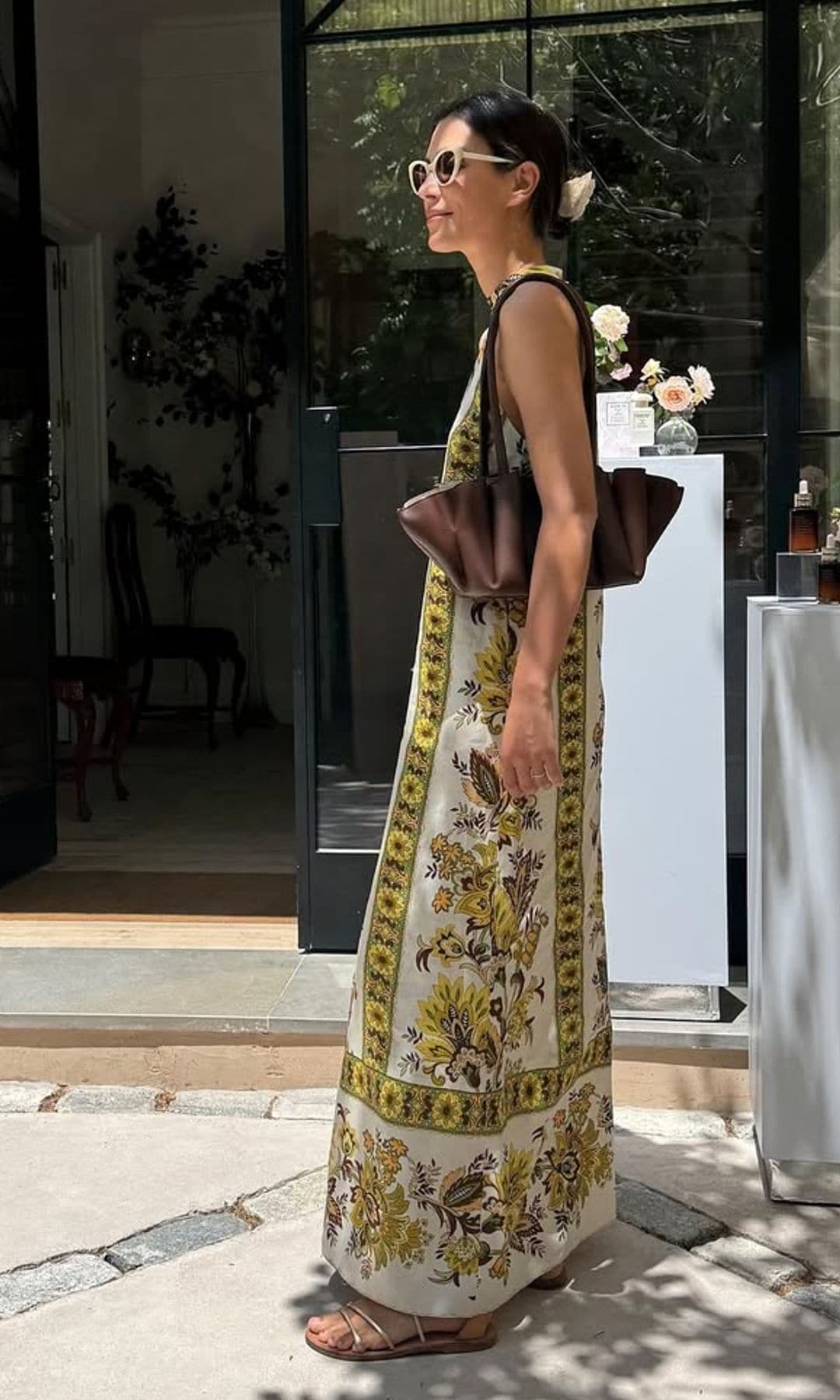 Sassa de Osma en verano con vestido de flores