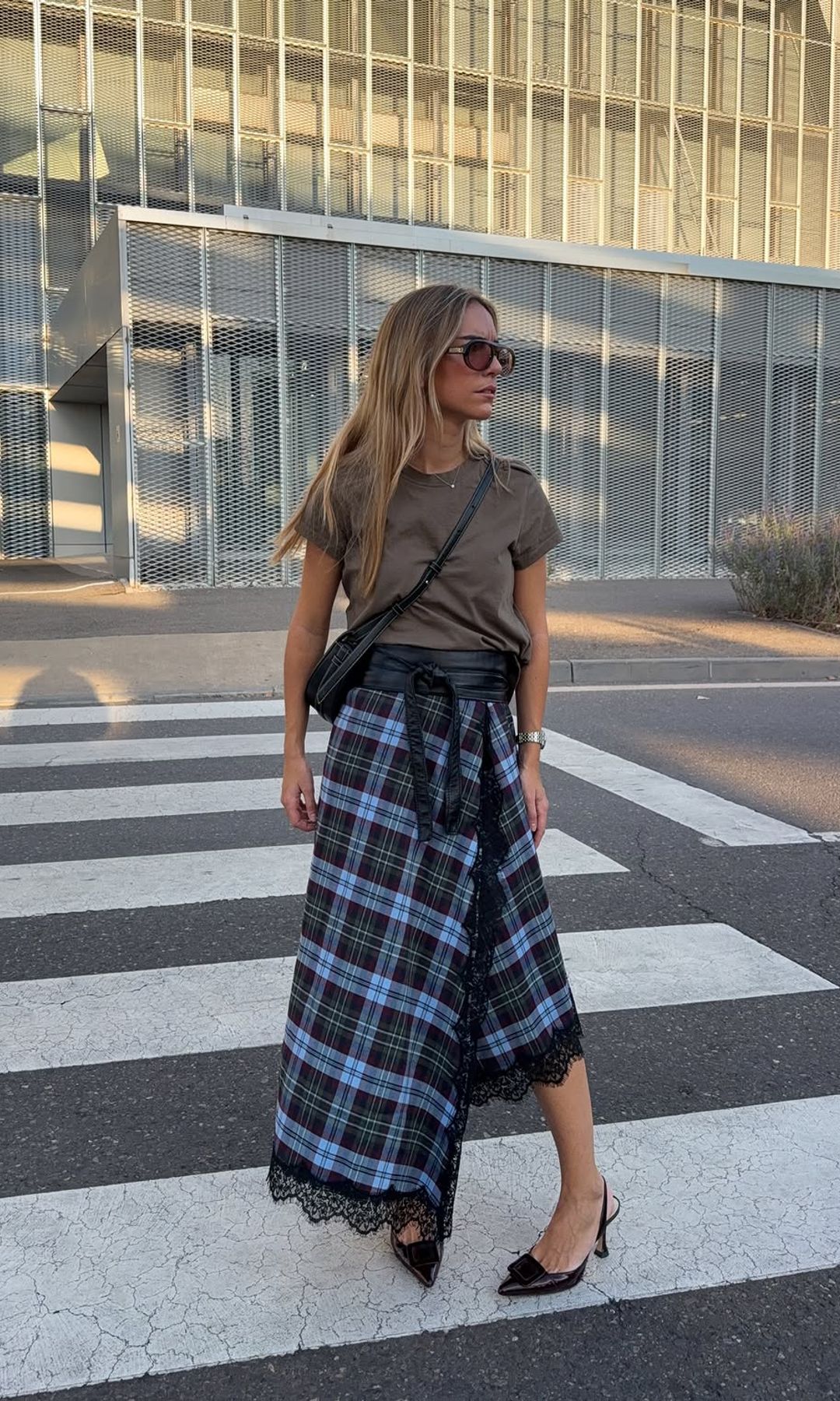 La falda lápiz vuelve a conquistar el armario: así se lleva la silueta más elegante de la temporada