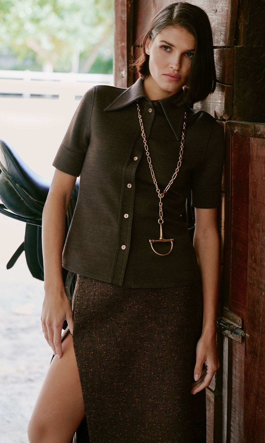 Infalible renovado: El marrón chocolate es el nuevo negro por su poder favorecedor. Prueba de ello es este total look, de Gucci