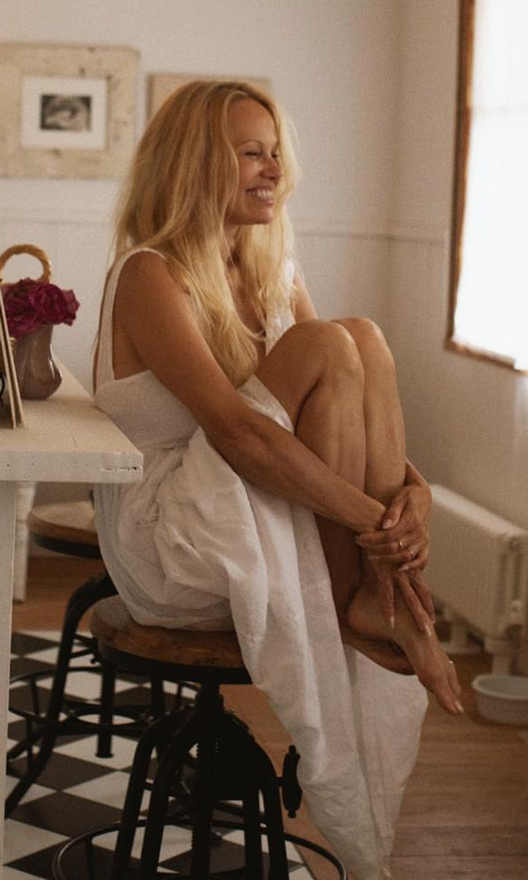 Pamela Anderson feliz en su casa