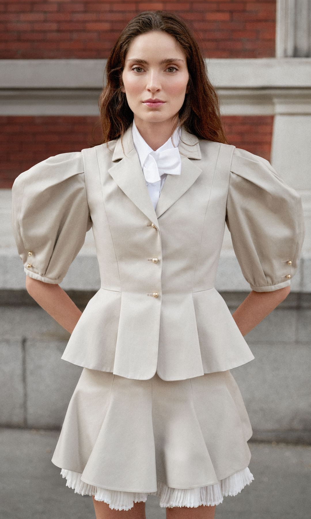 Paula posa enfundada en Louis Vuitton para HOLA