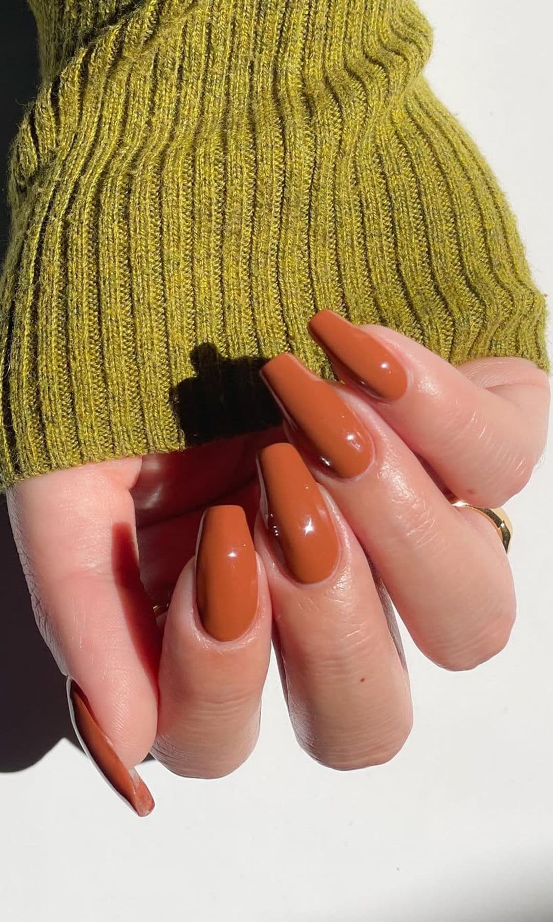 Manicura marrón