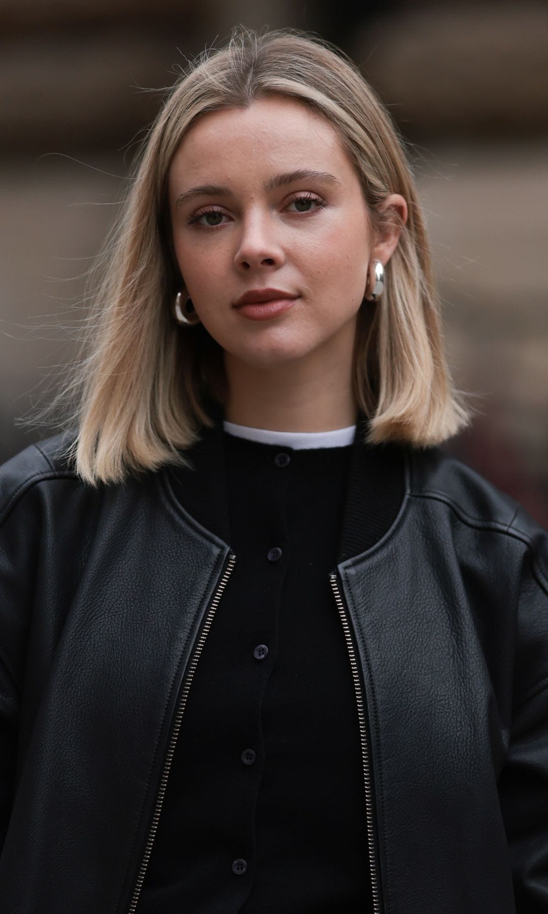 Mujer con pelo corto